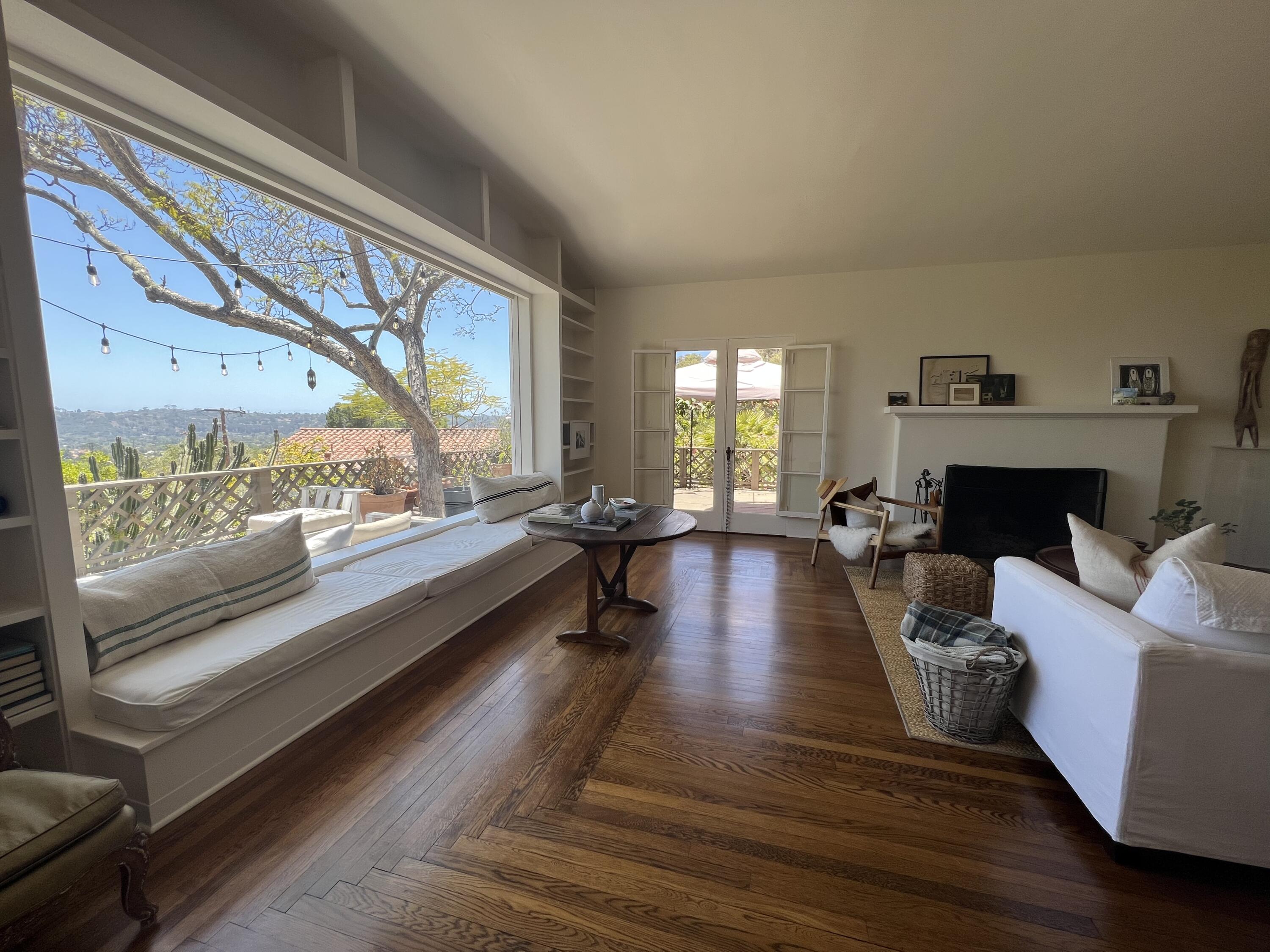 2117 Alameda Padre Serra
