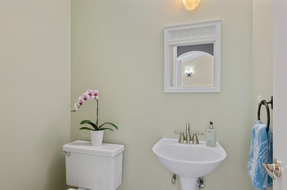 860 Highland Dr Unit: 4