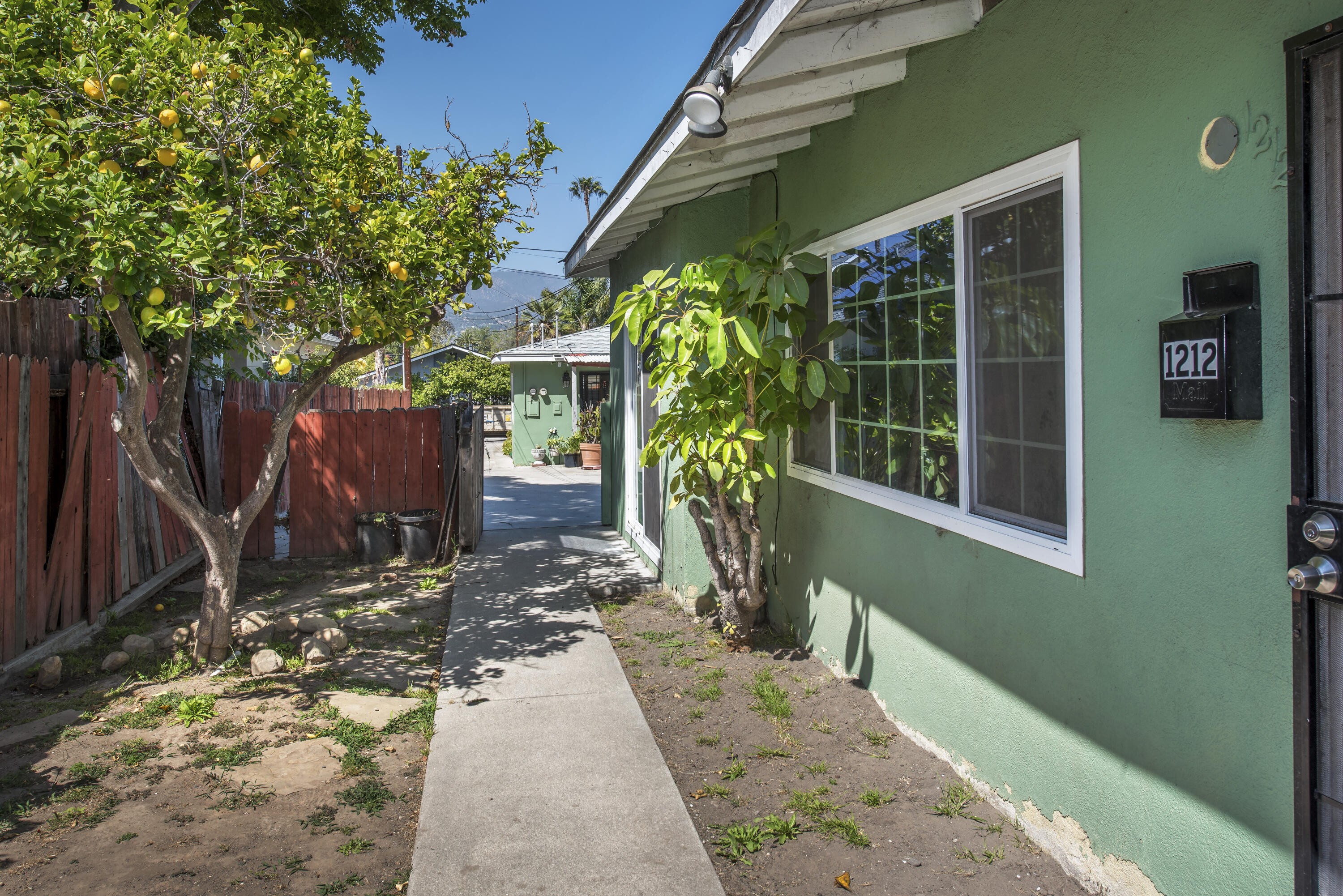 1210 Gillespie St