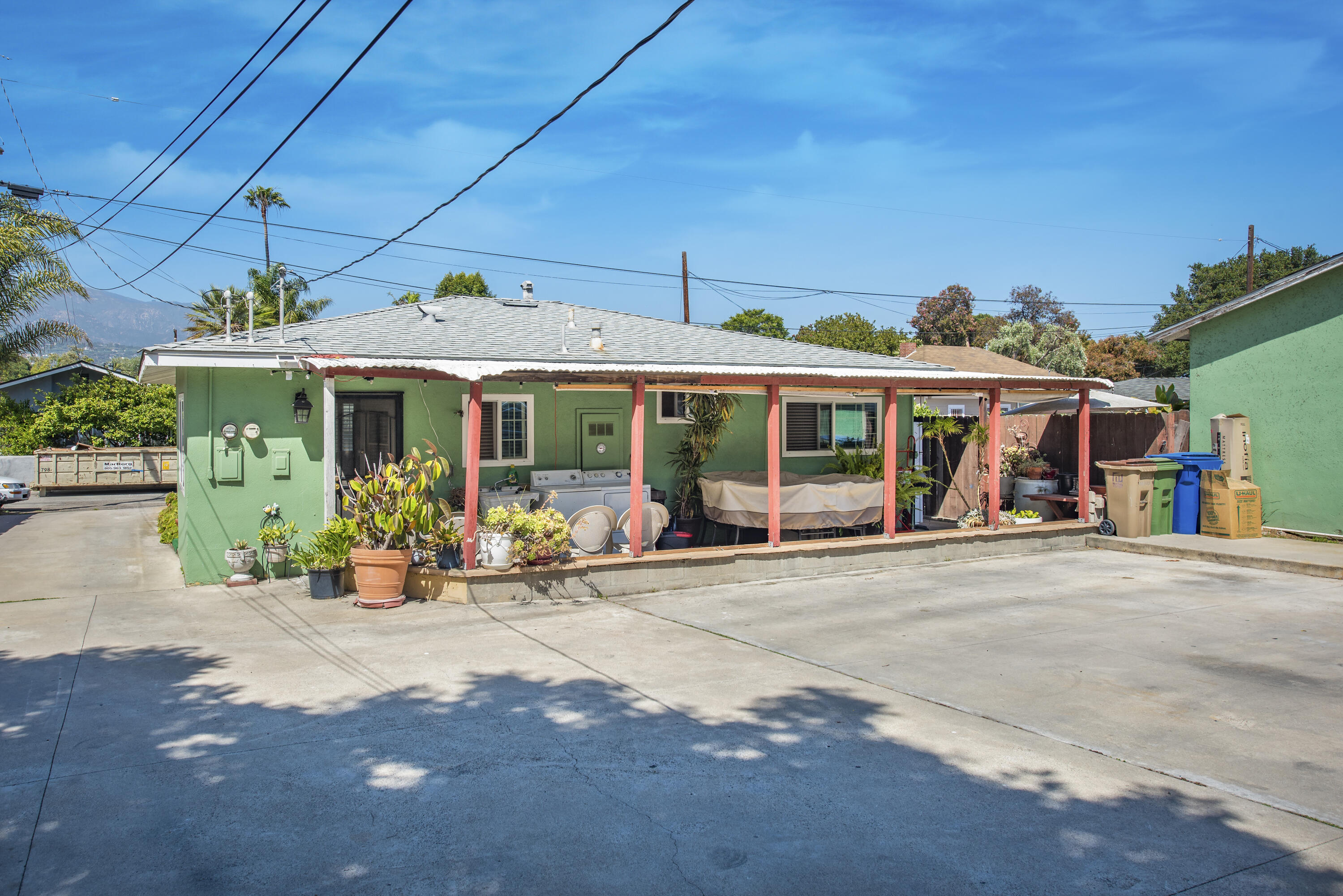 1210 Gillespie St