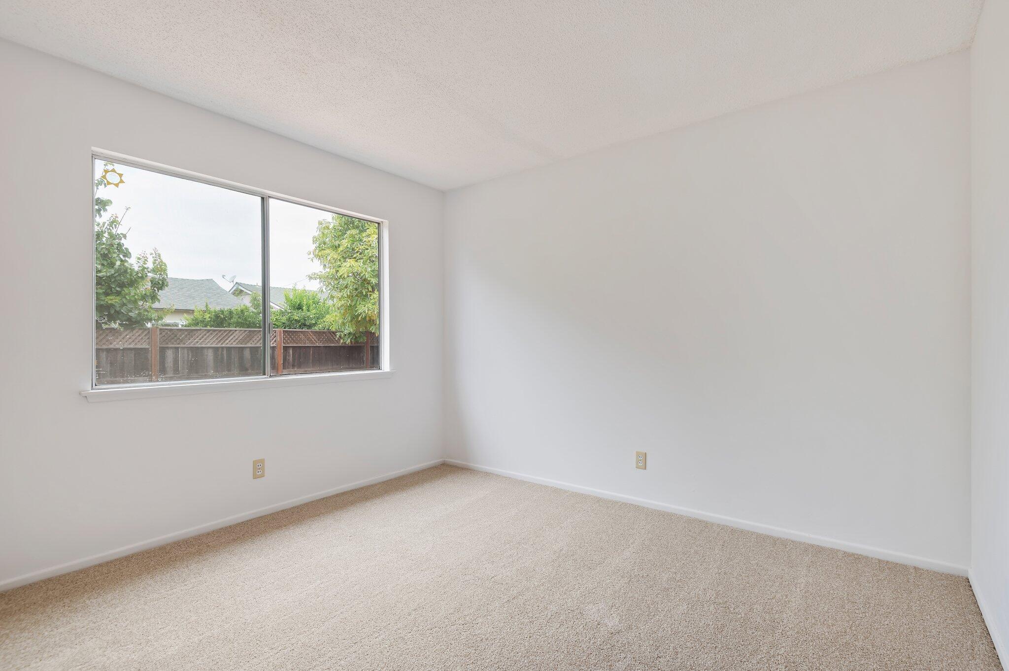107 Walnut Ln