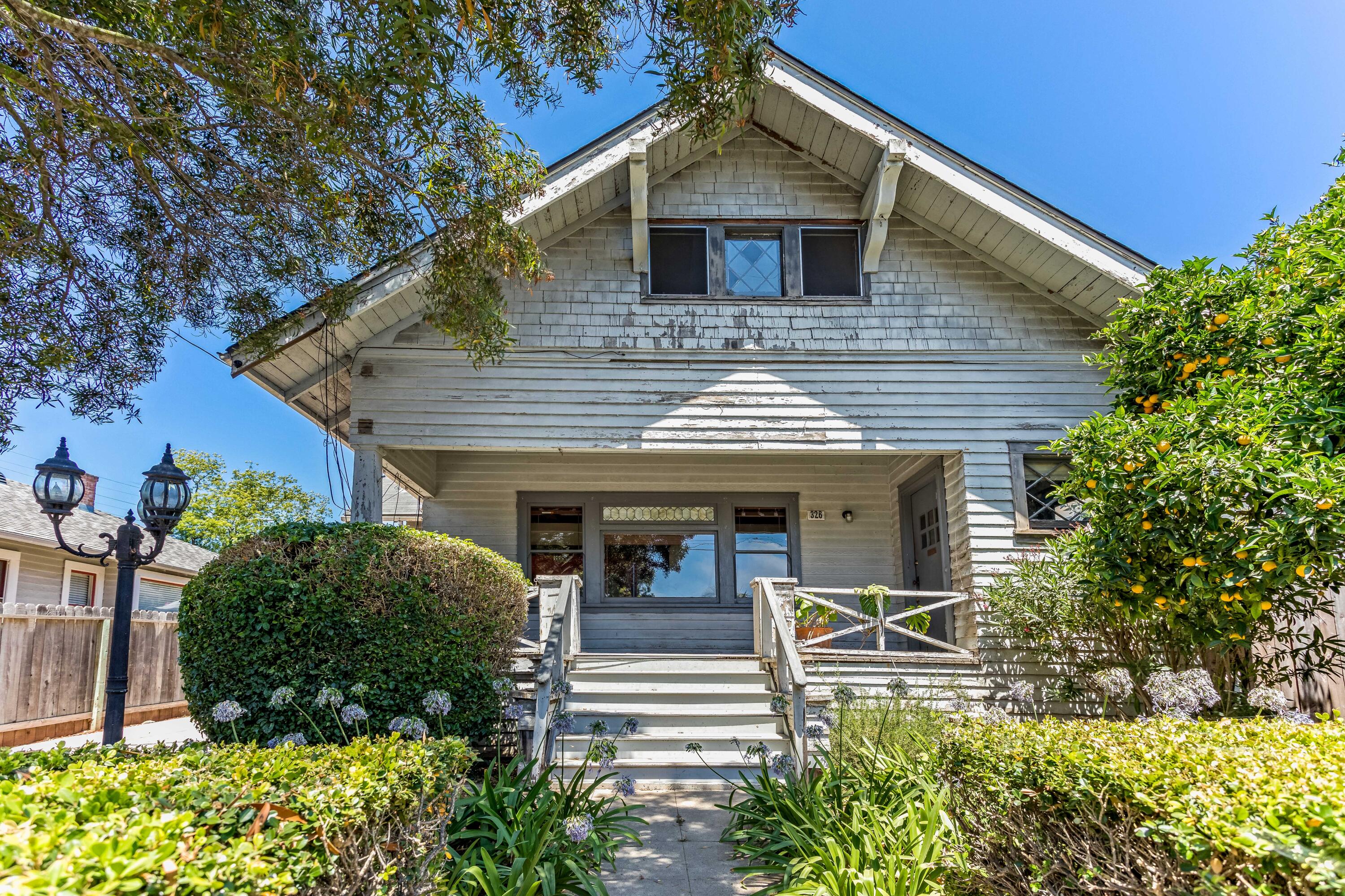 326 W Micheltorena St