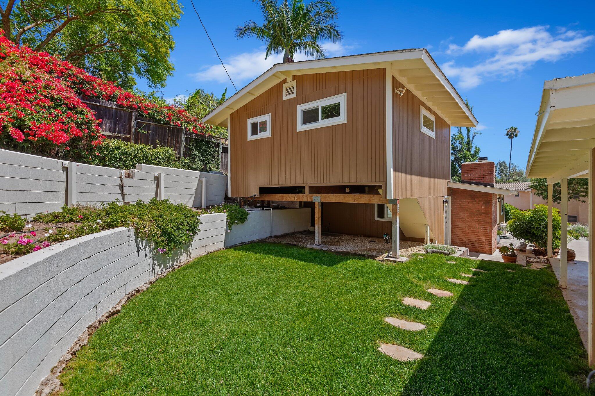 3846 Center Ave