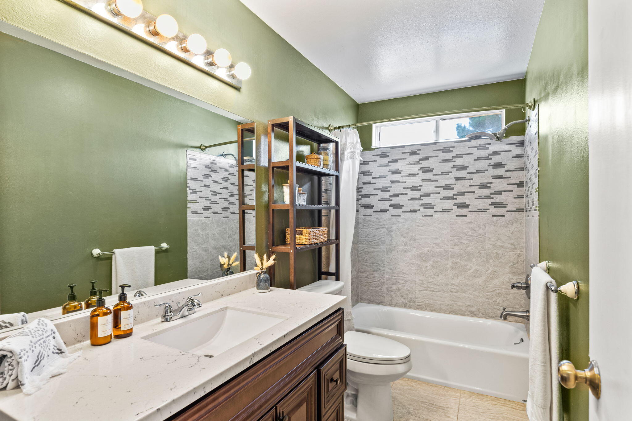 689 County Square Dr Unit: 31
