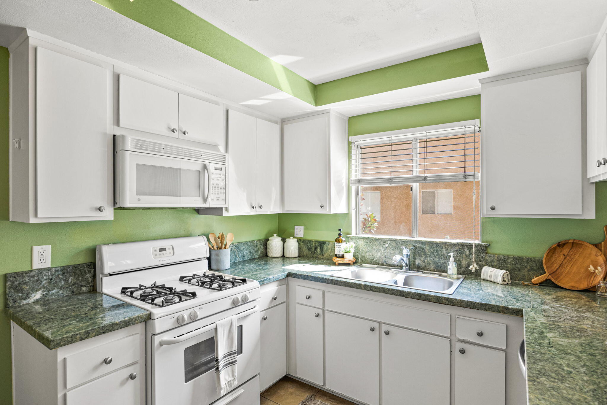 689 County Square Dr Unit: 31
