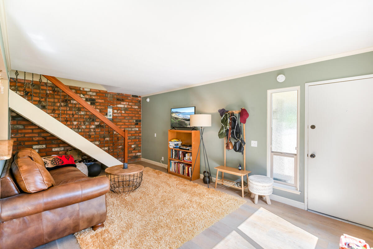 5915 Birch St Unit: 3