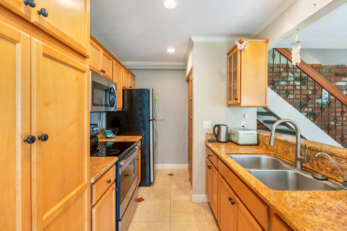 5915 Birch St Unit: 3