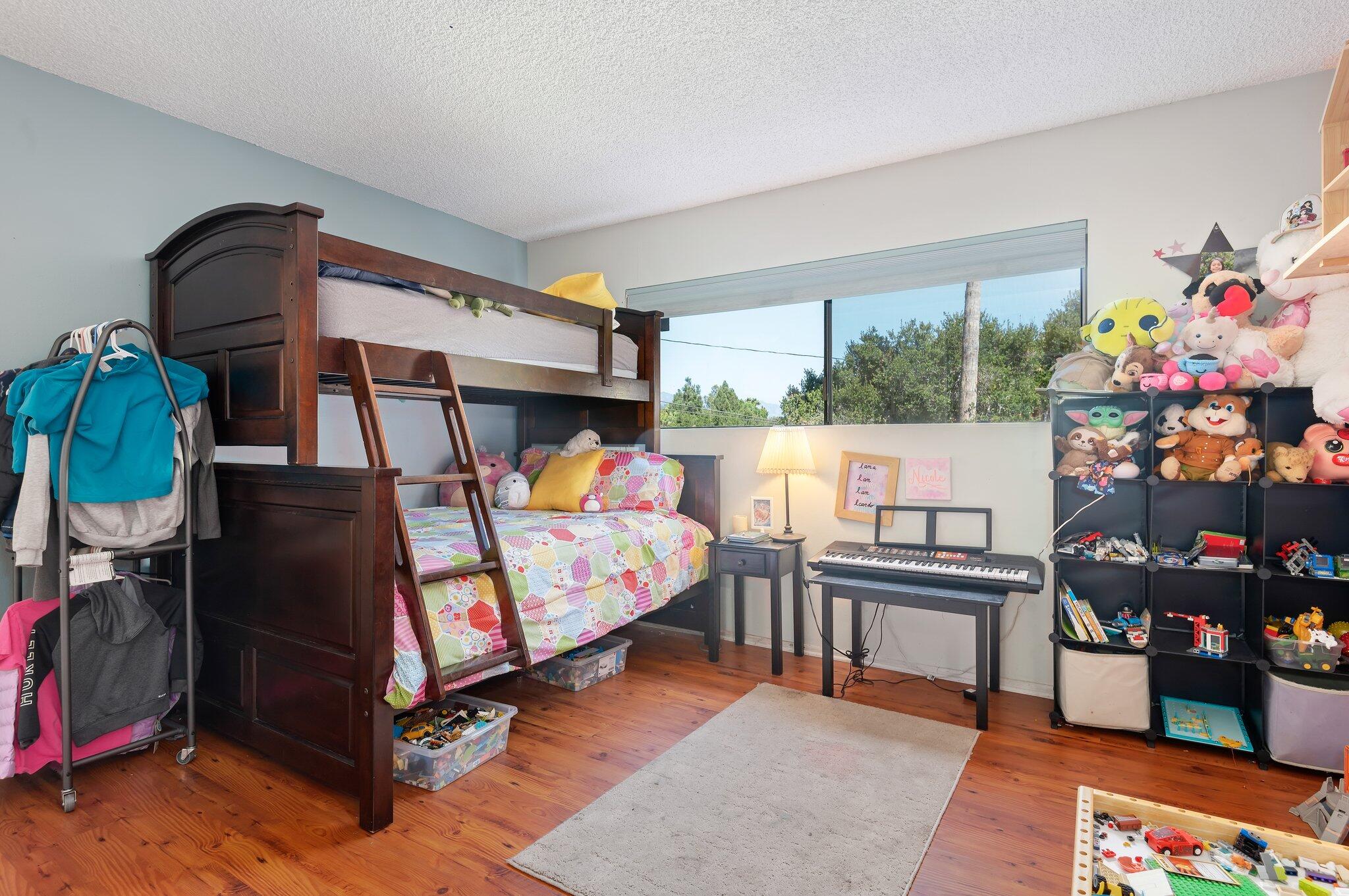 35 Romaine Dr