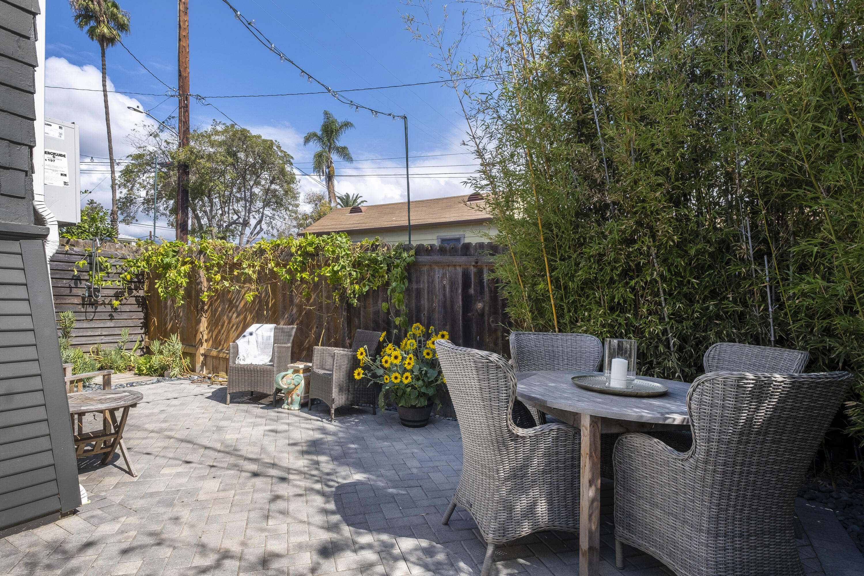 321 W Figueroa St