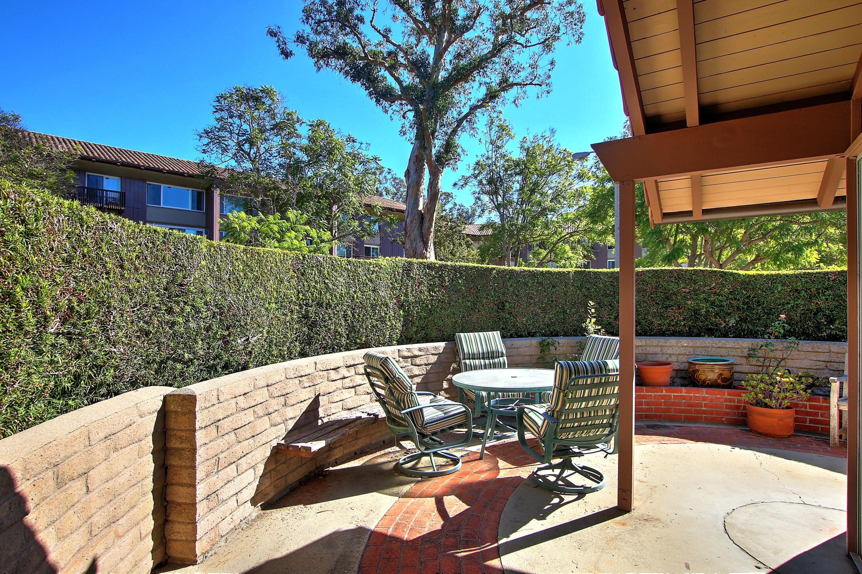 2726 Miradero Dr