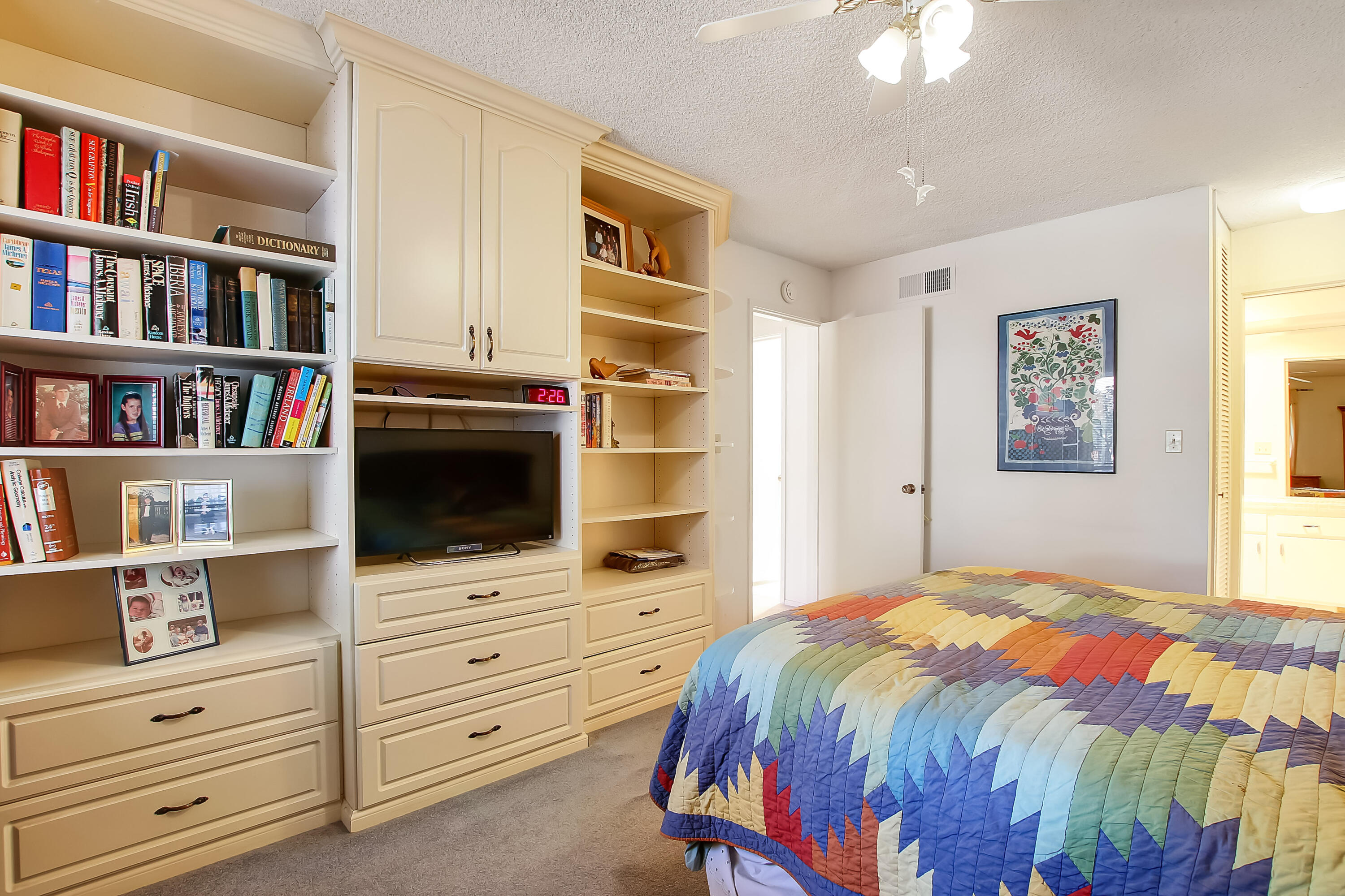 2726 Miradero Dr