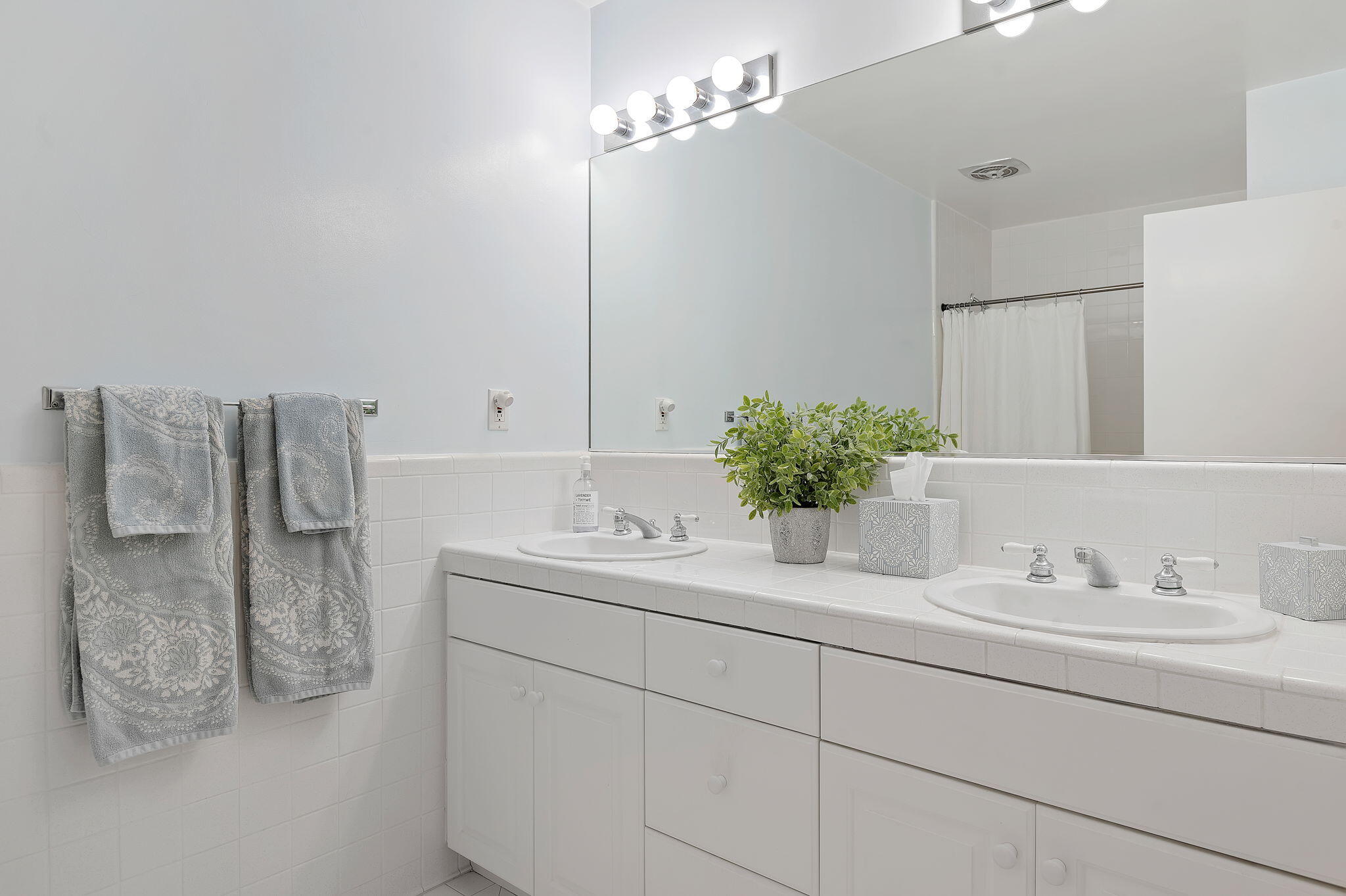 2641 State St Unit: 4