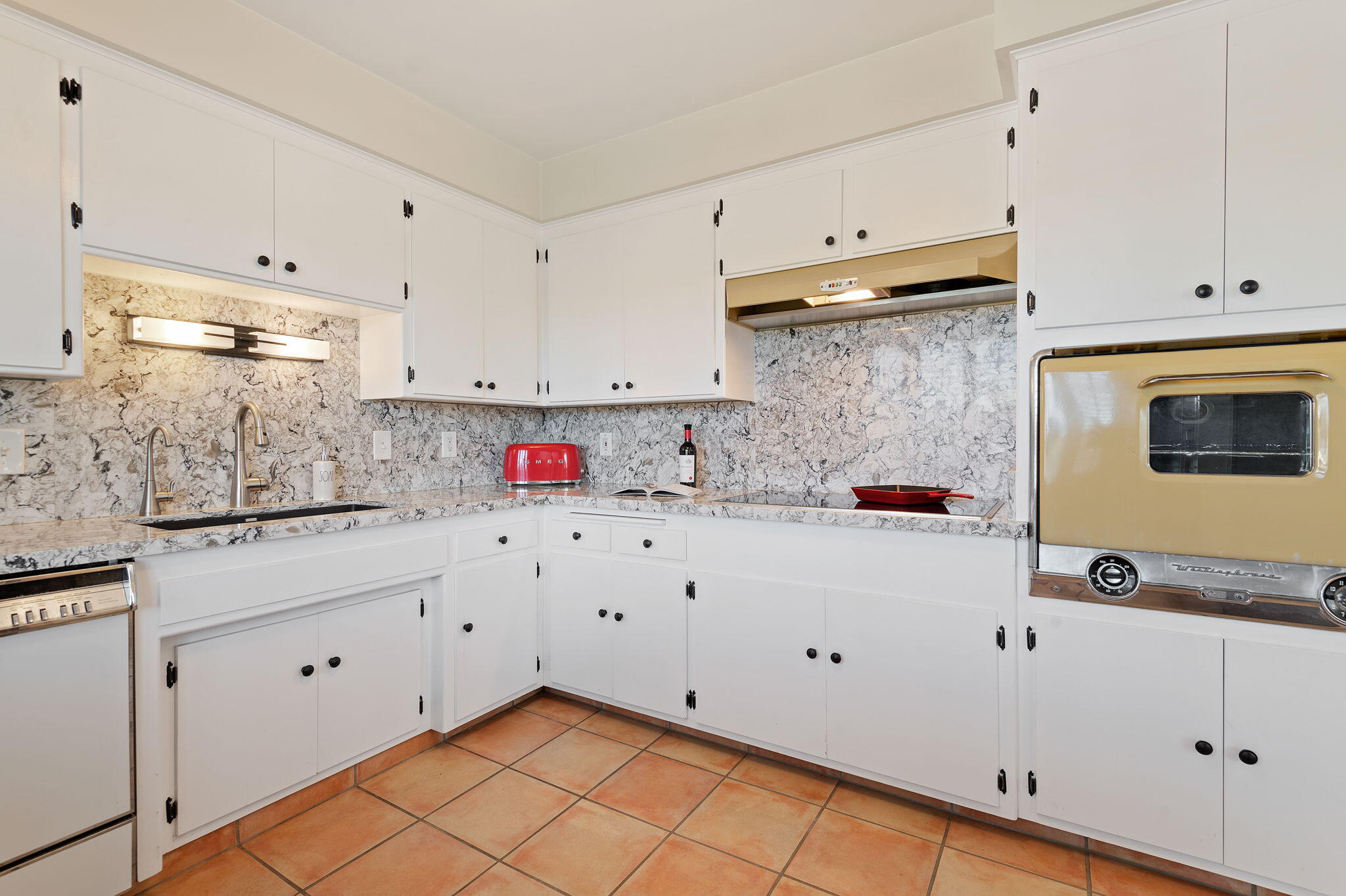 2641 State St Unit: 4