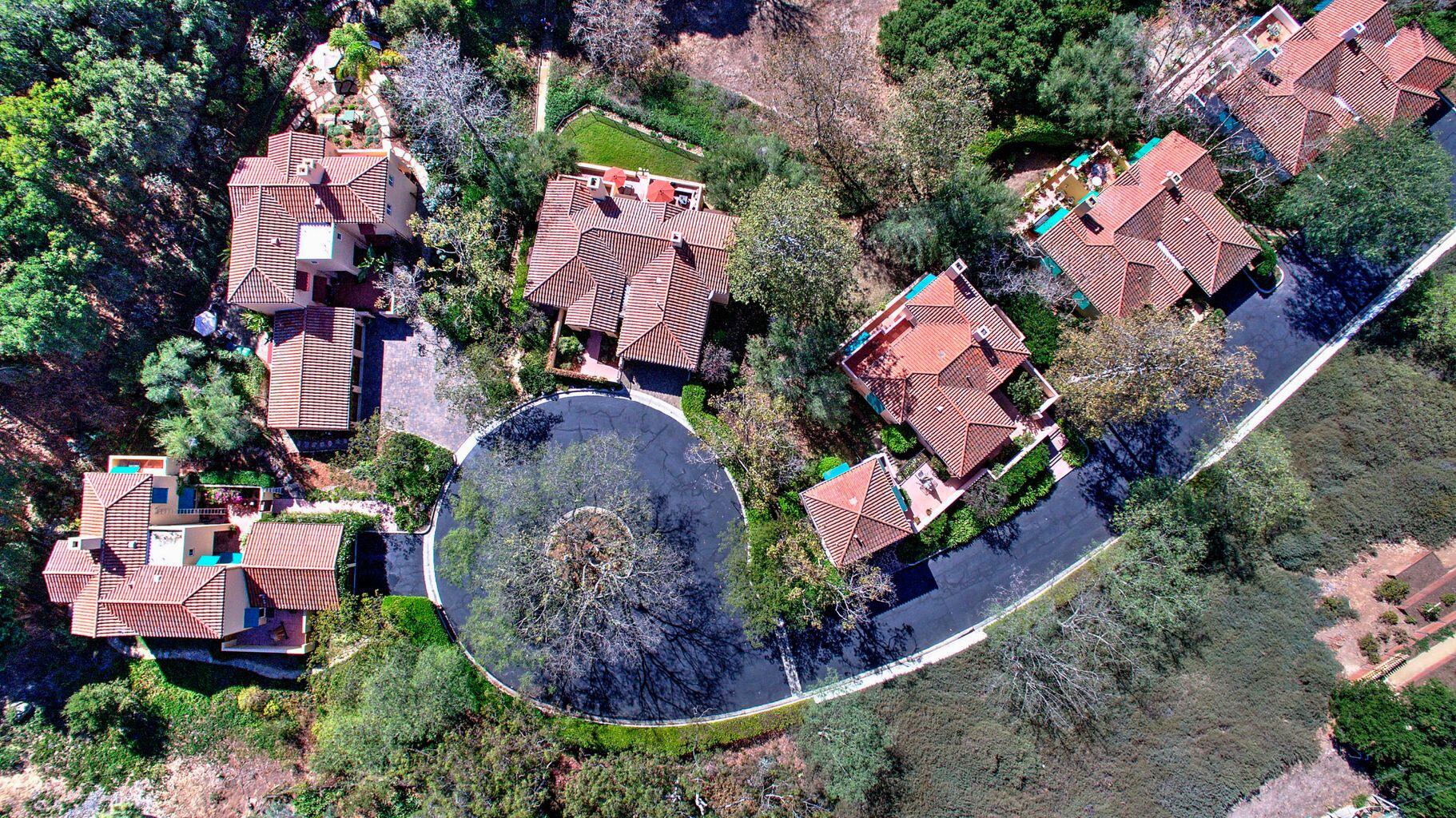 138 Meadows Ln