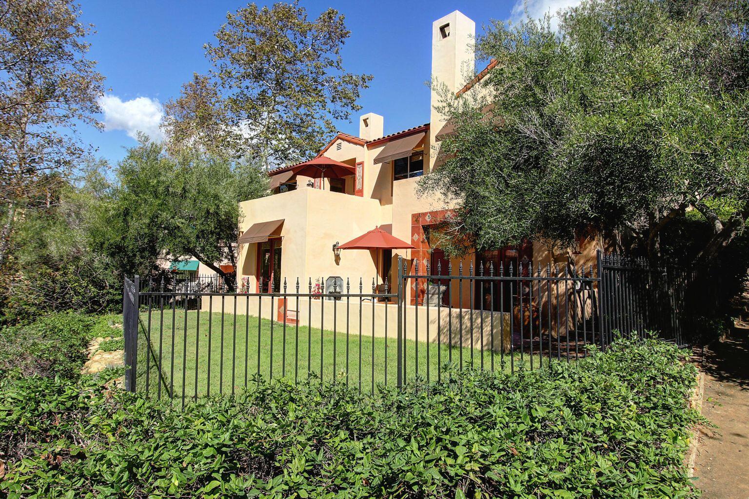 138 Meadows Ln