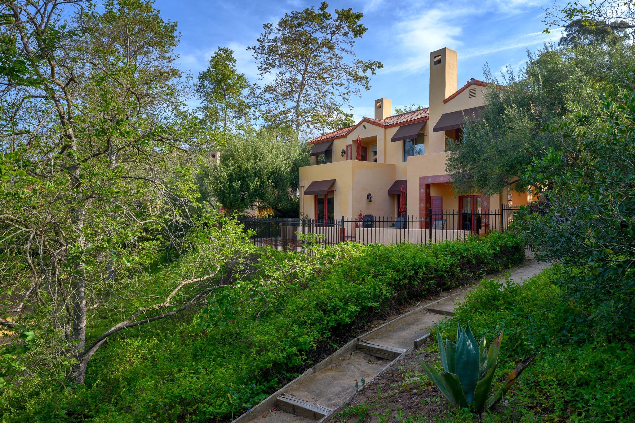 138 Meadows Ln