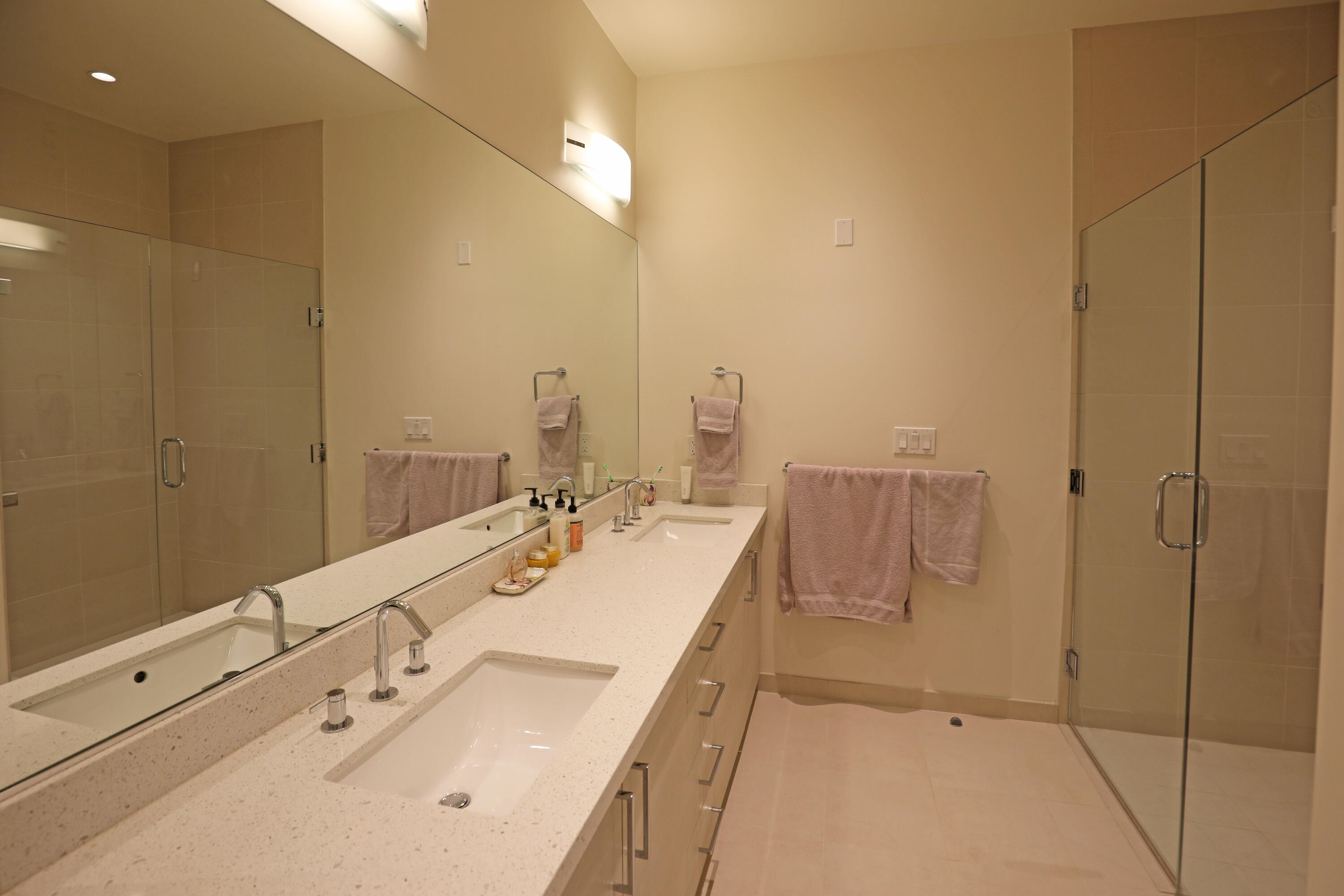 18 W Victoria Street Unit: 307