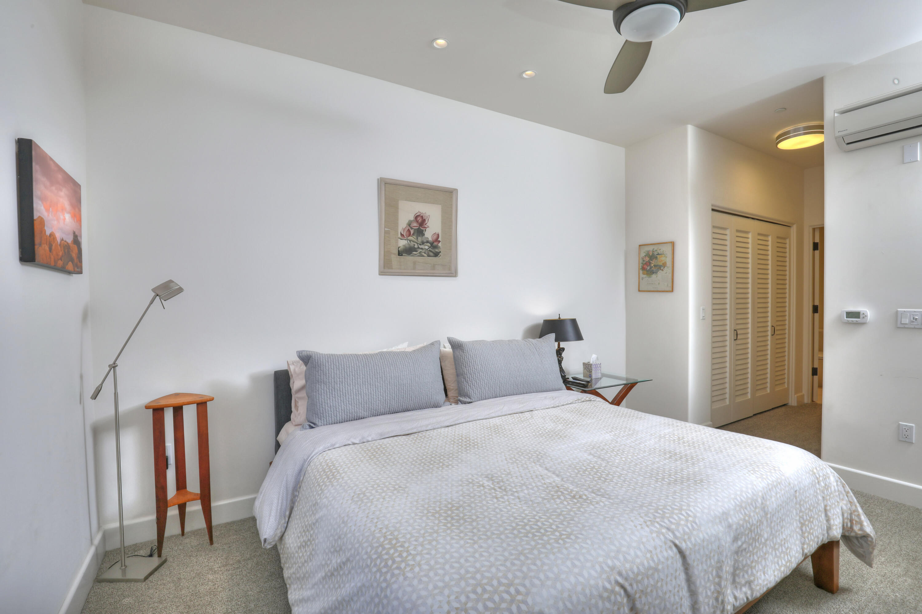 18 W Victoria Street Unit: 307