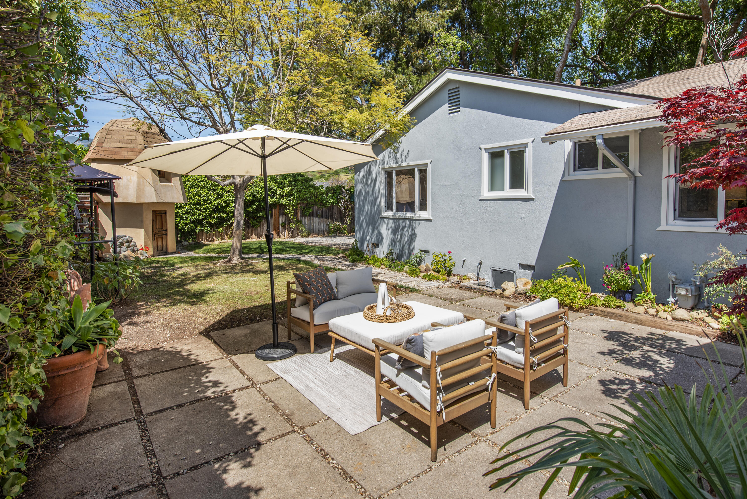 697 Rossmore Road