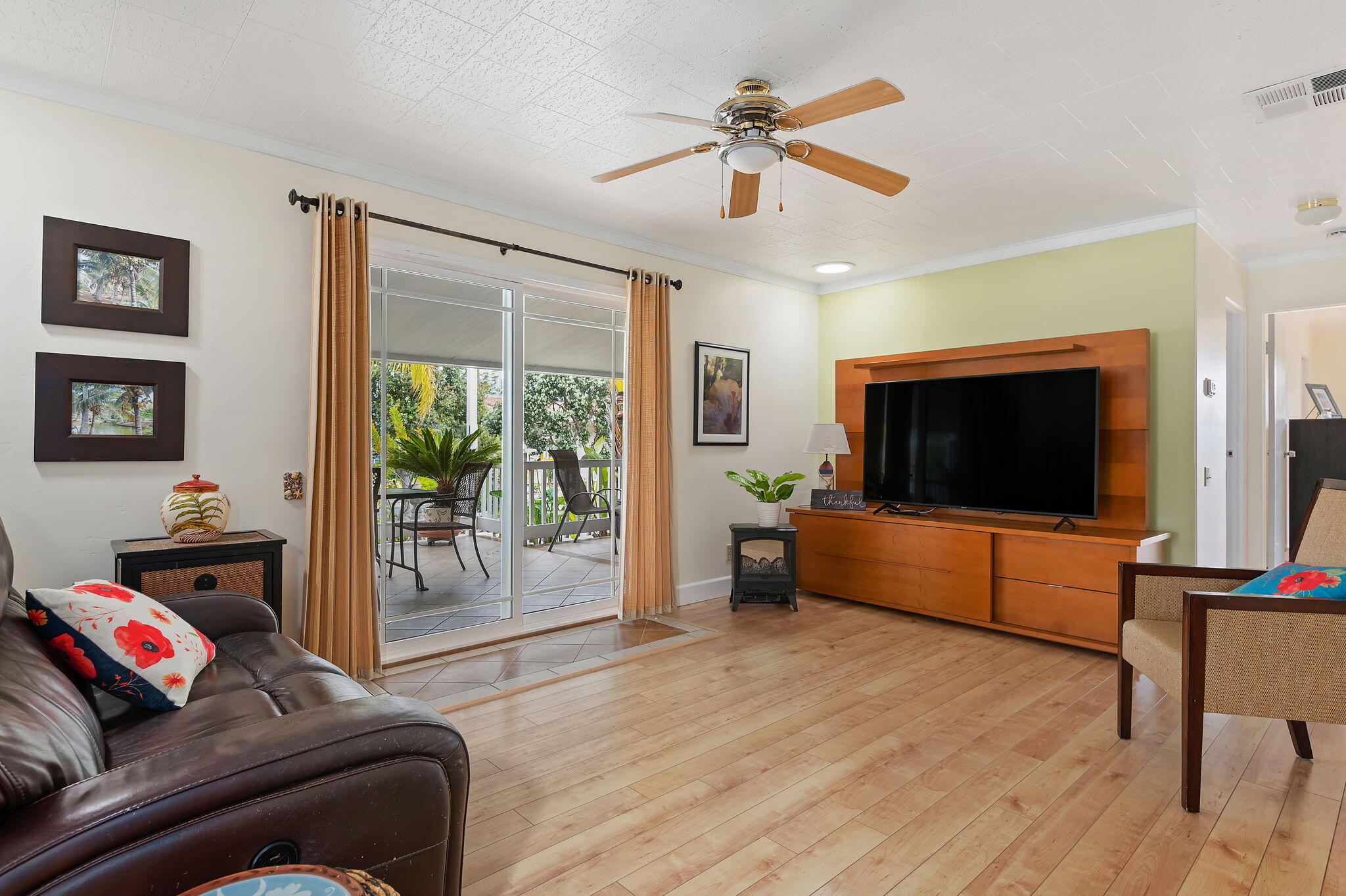 945 Ward Drive