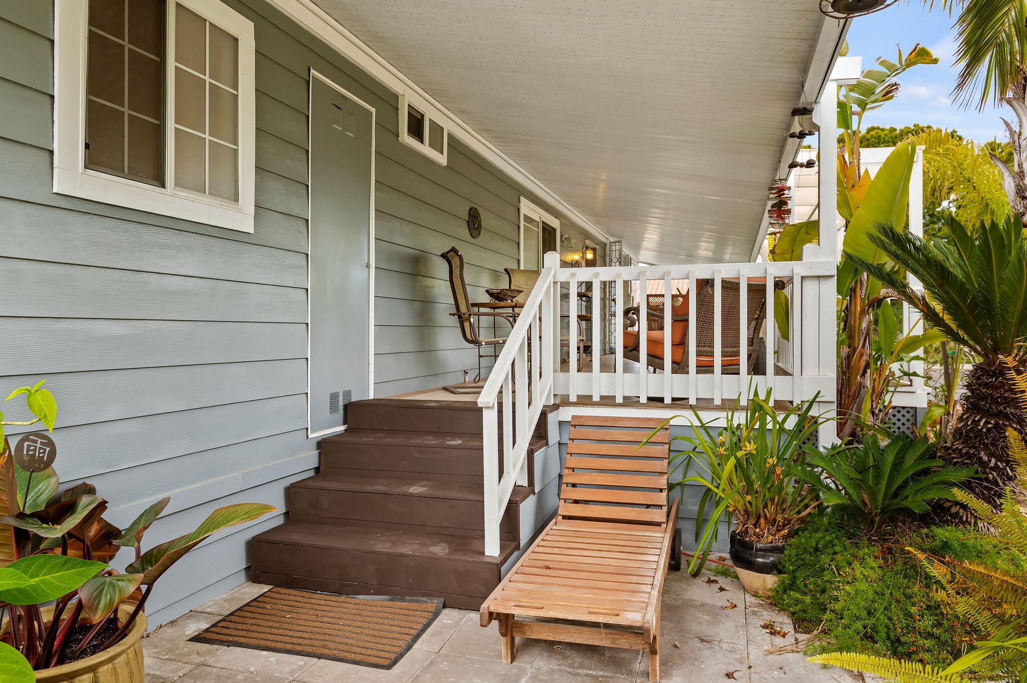 945 Ward Drive