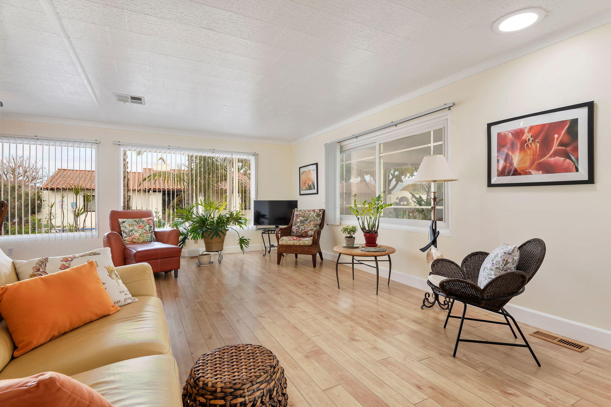 945 Ward Drive