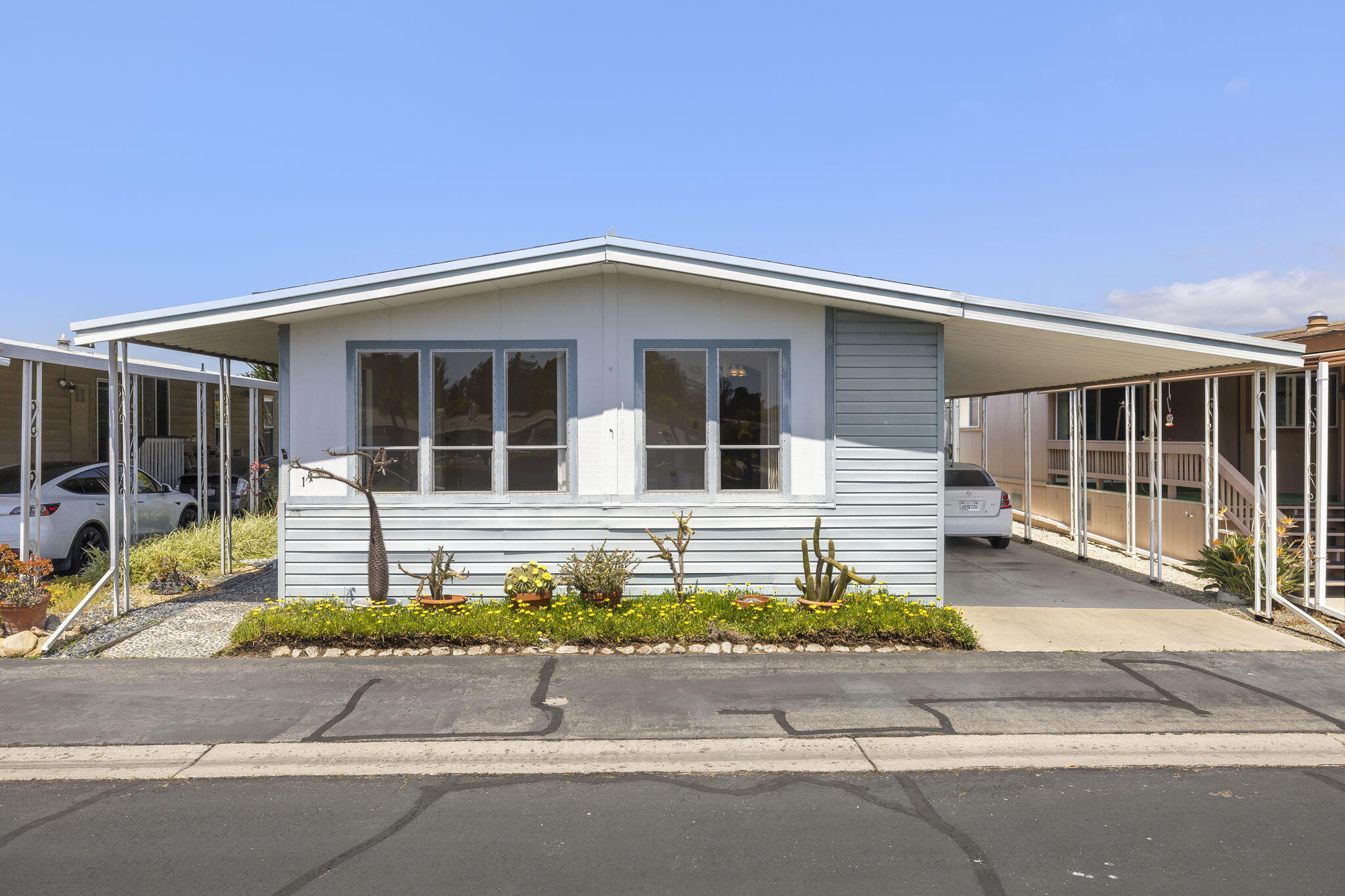 945 Ward Drive Unit: Space 193