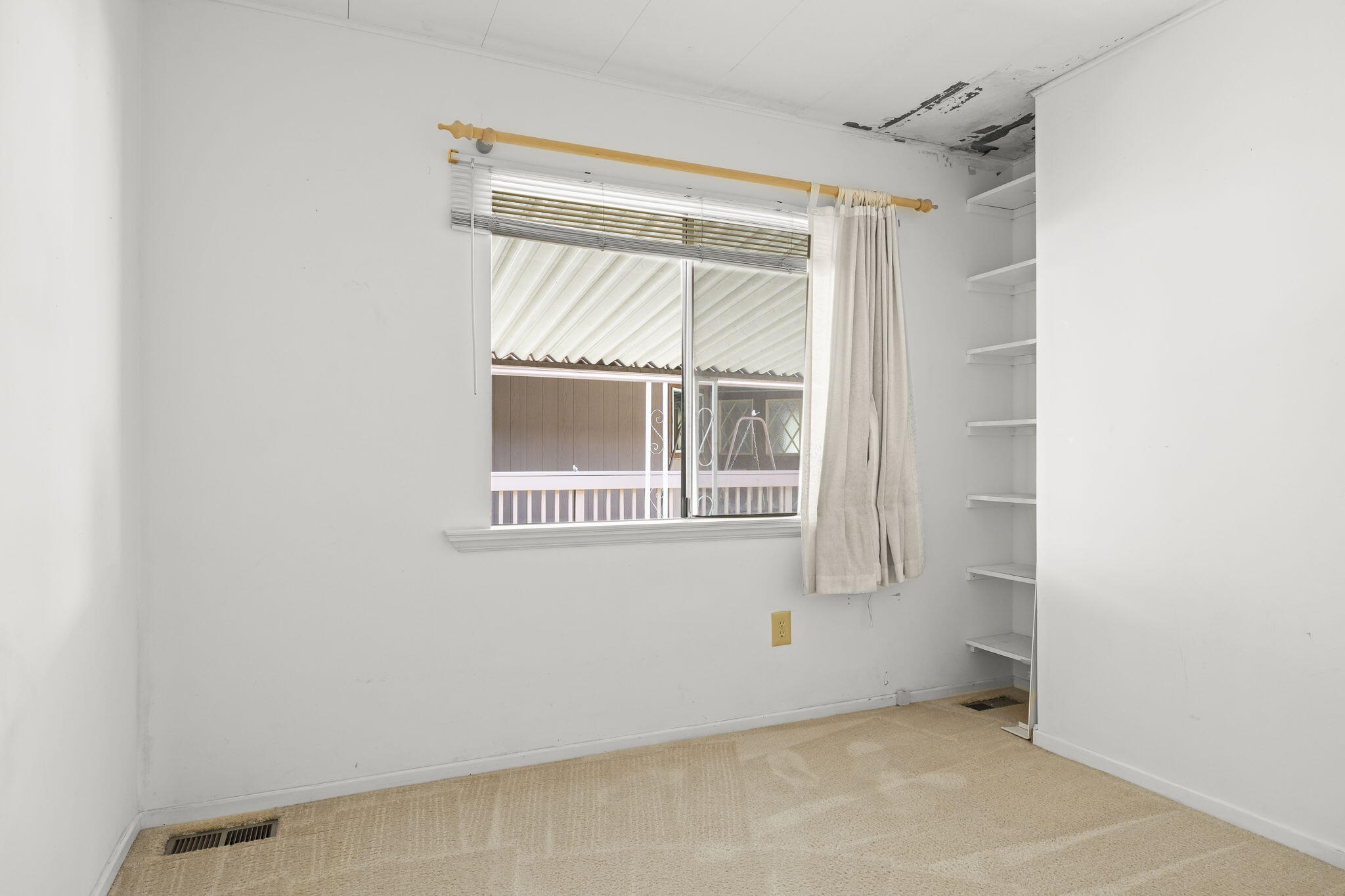 945 Ward Drive Unit: Space 193