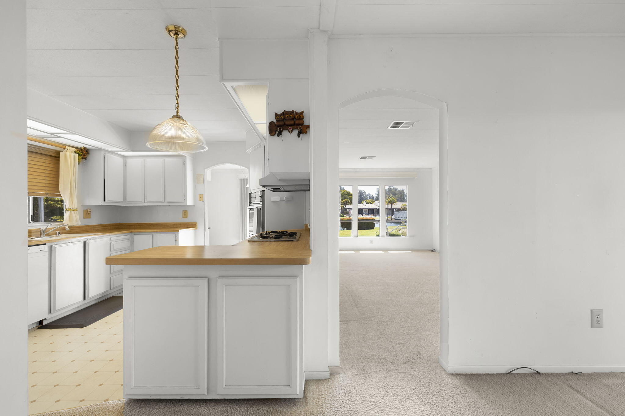 945 Ward Drive Unit: Space 193