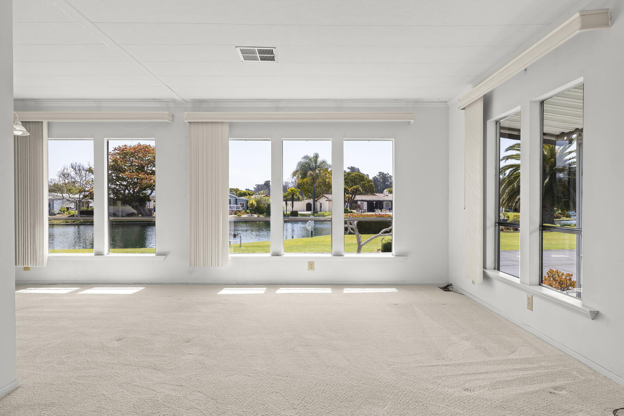 945 Ward Drive Unit: Space 193