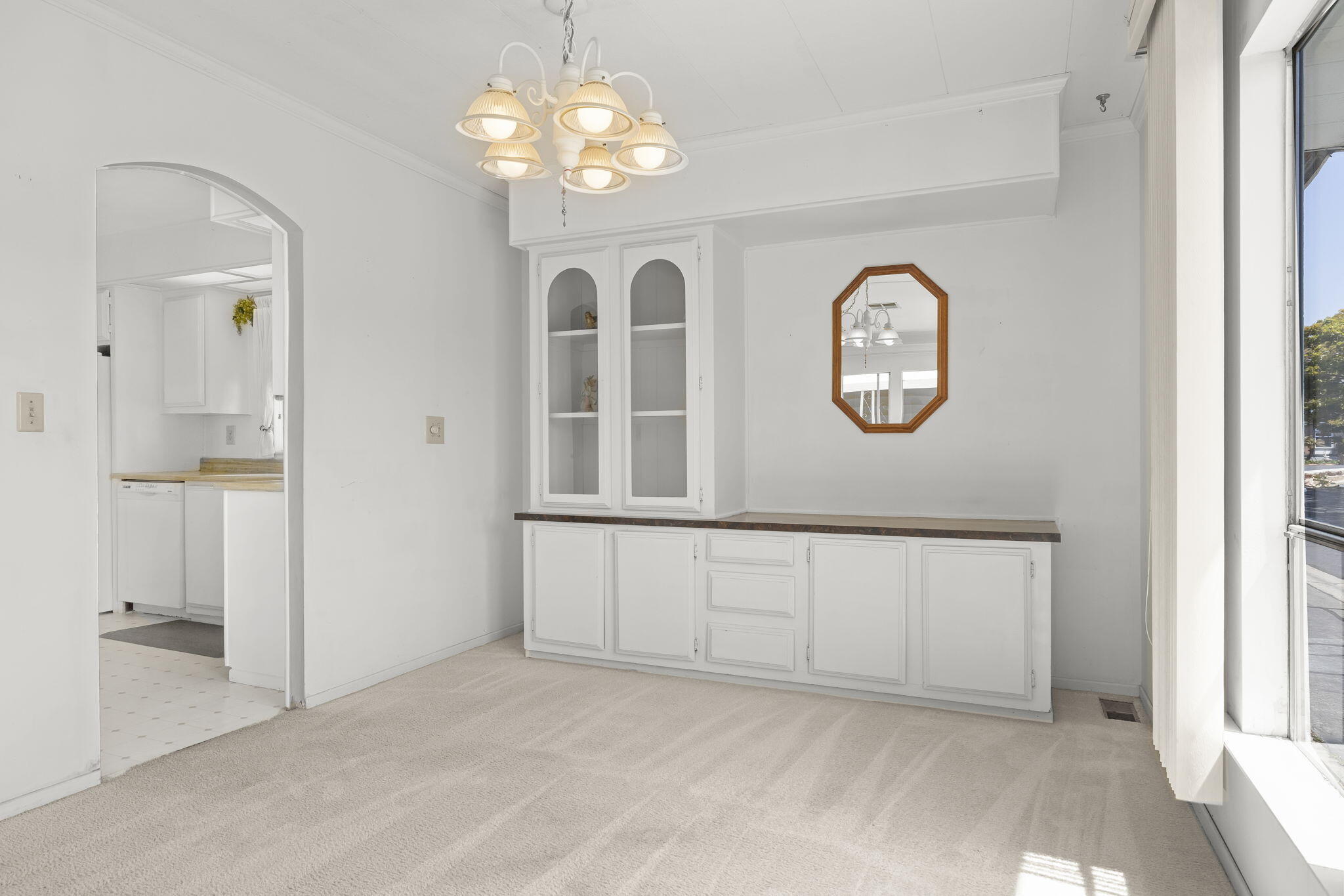 945 Ward Drive Unit: Space 193