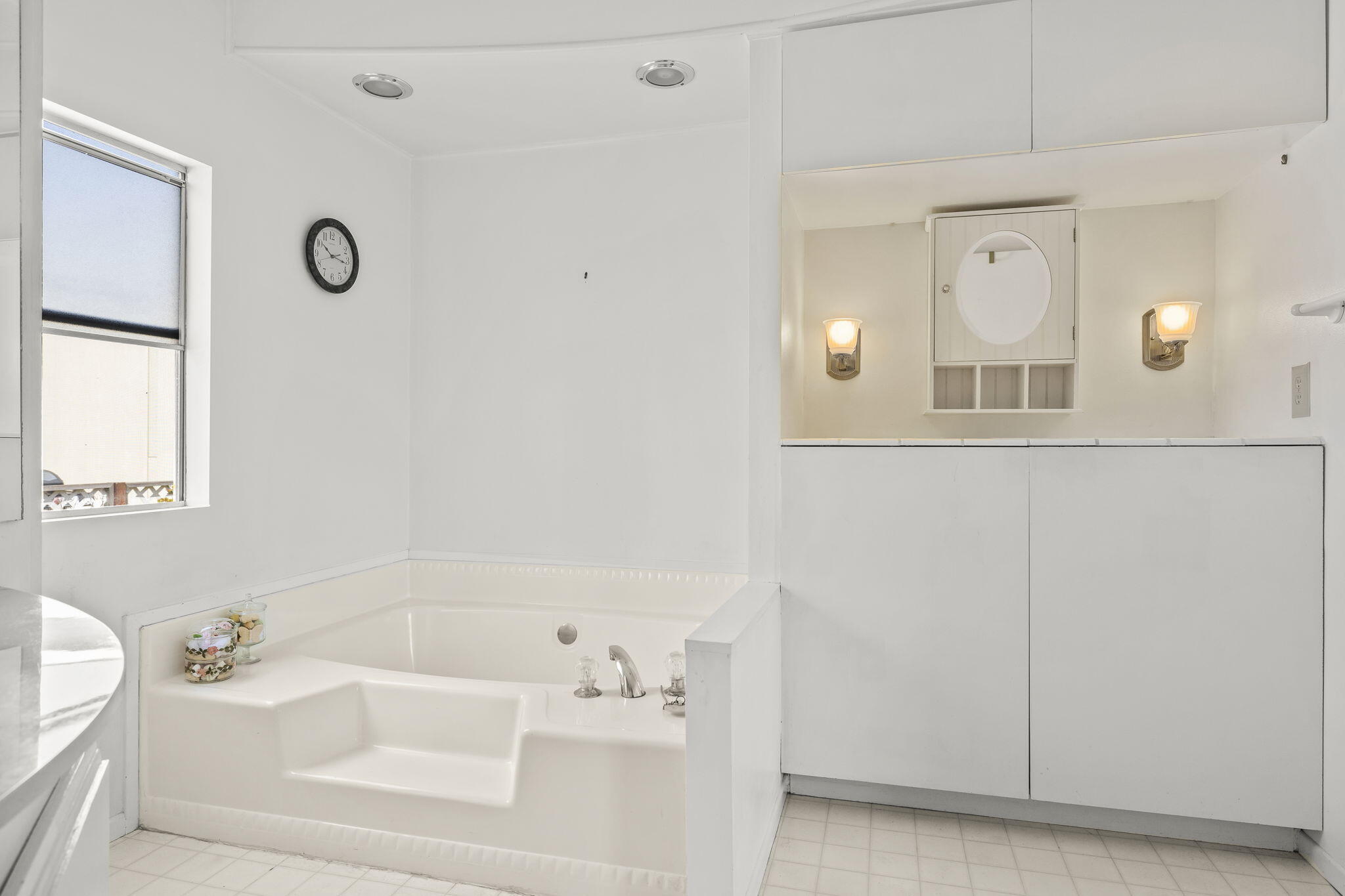 945 Ward Drive Unit: Space 193