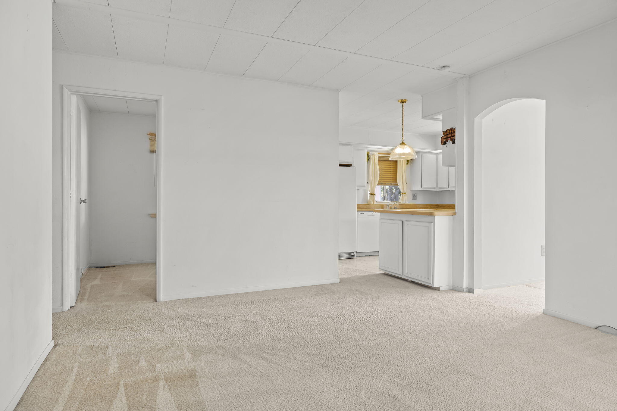 945 Ward Drive Unit: Space 193