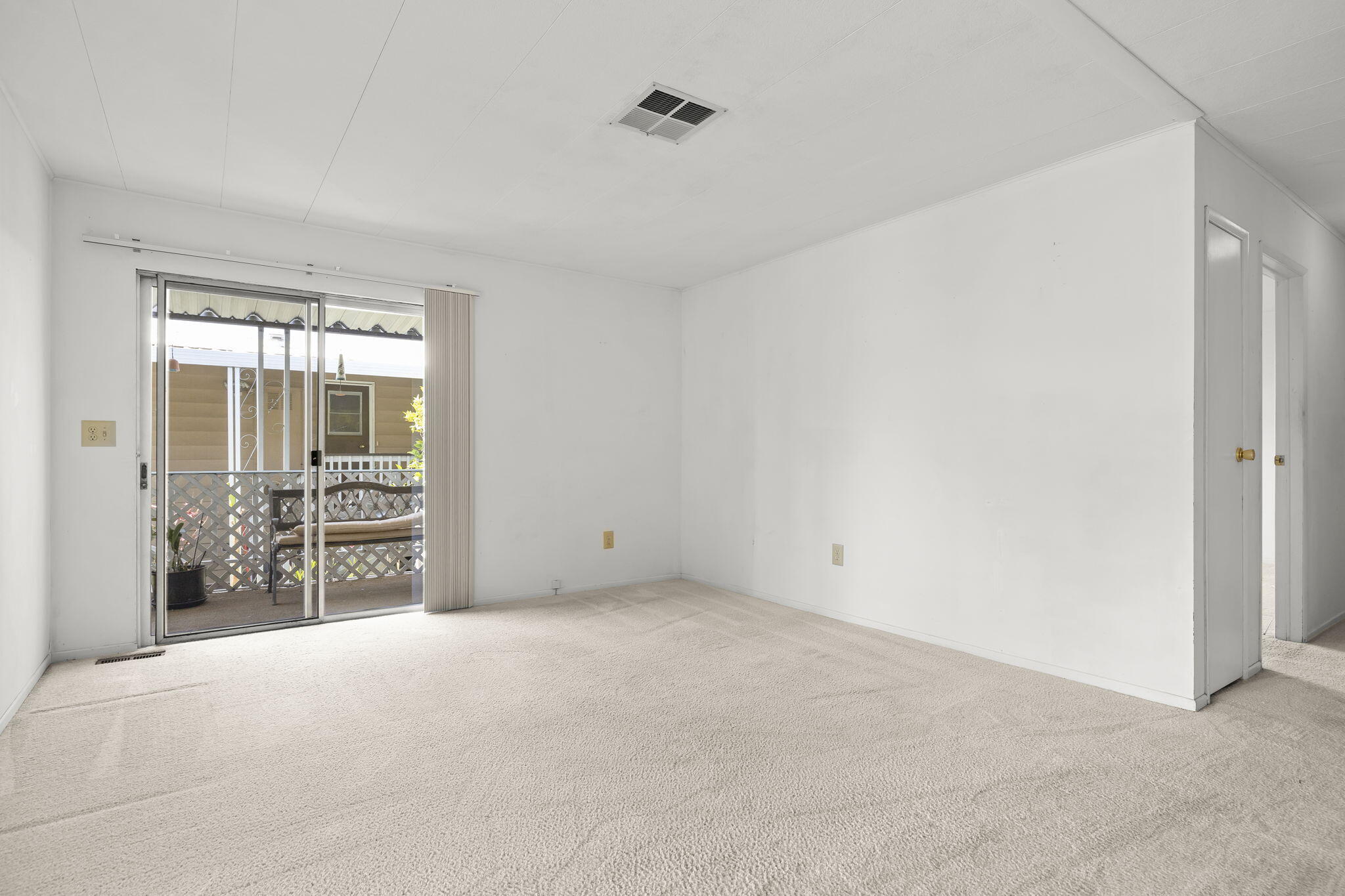 945 Ward Drive Unit: Space 193