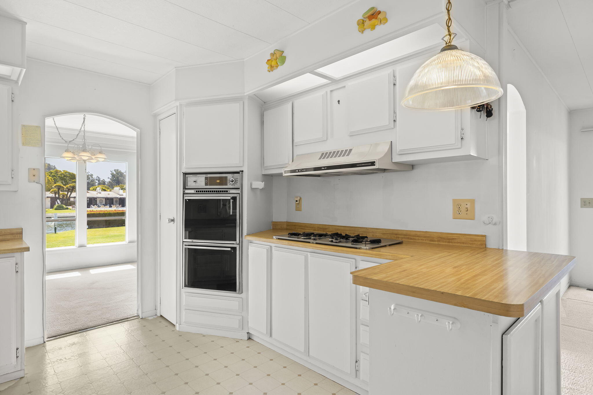 945 Ward Drive Unit: Space 193