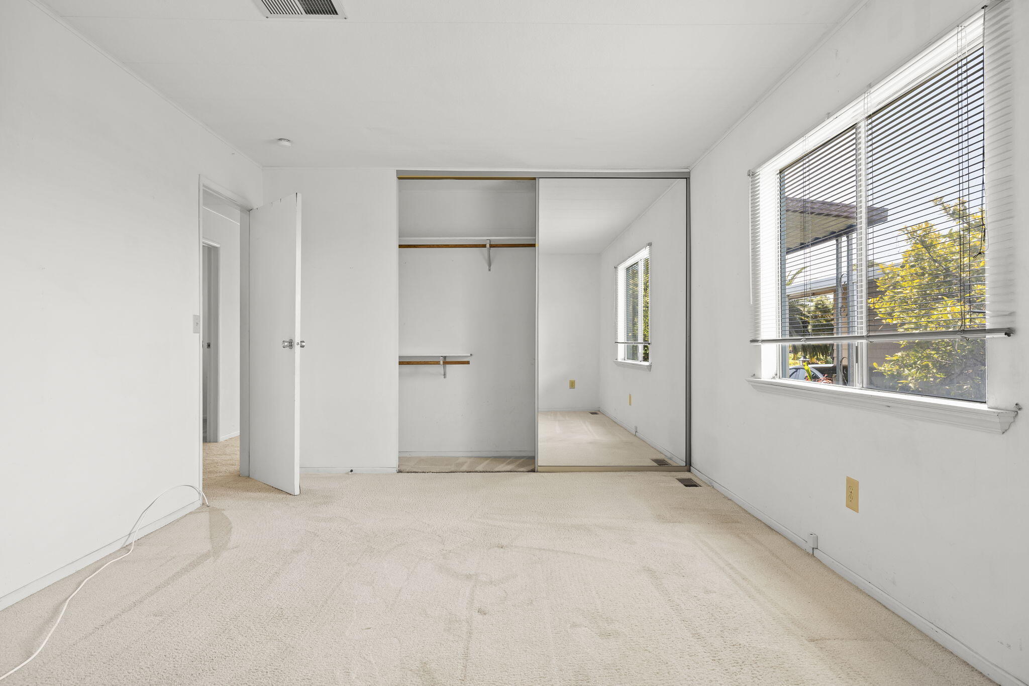 945 Ward Drive Unit: Space 193