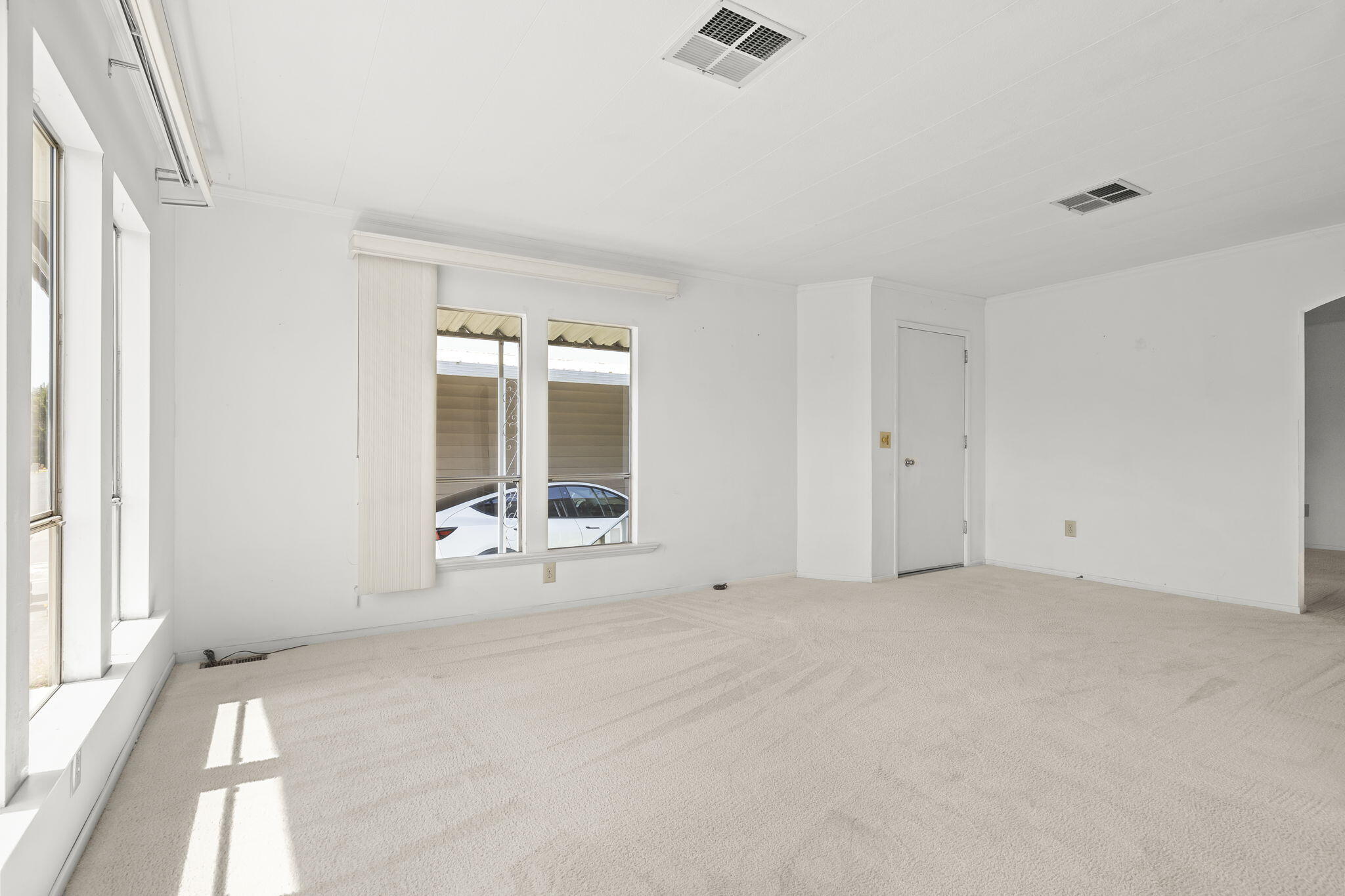 945 Ward Drive Unit: Space 193