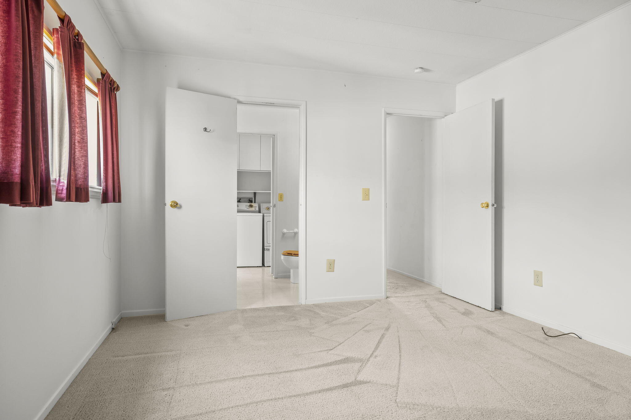 945 Ward Drive Unit: Space 193