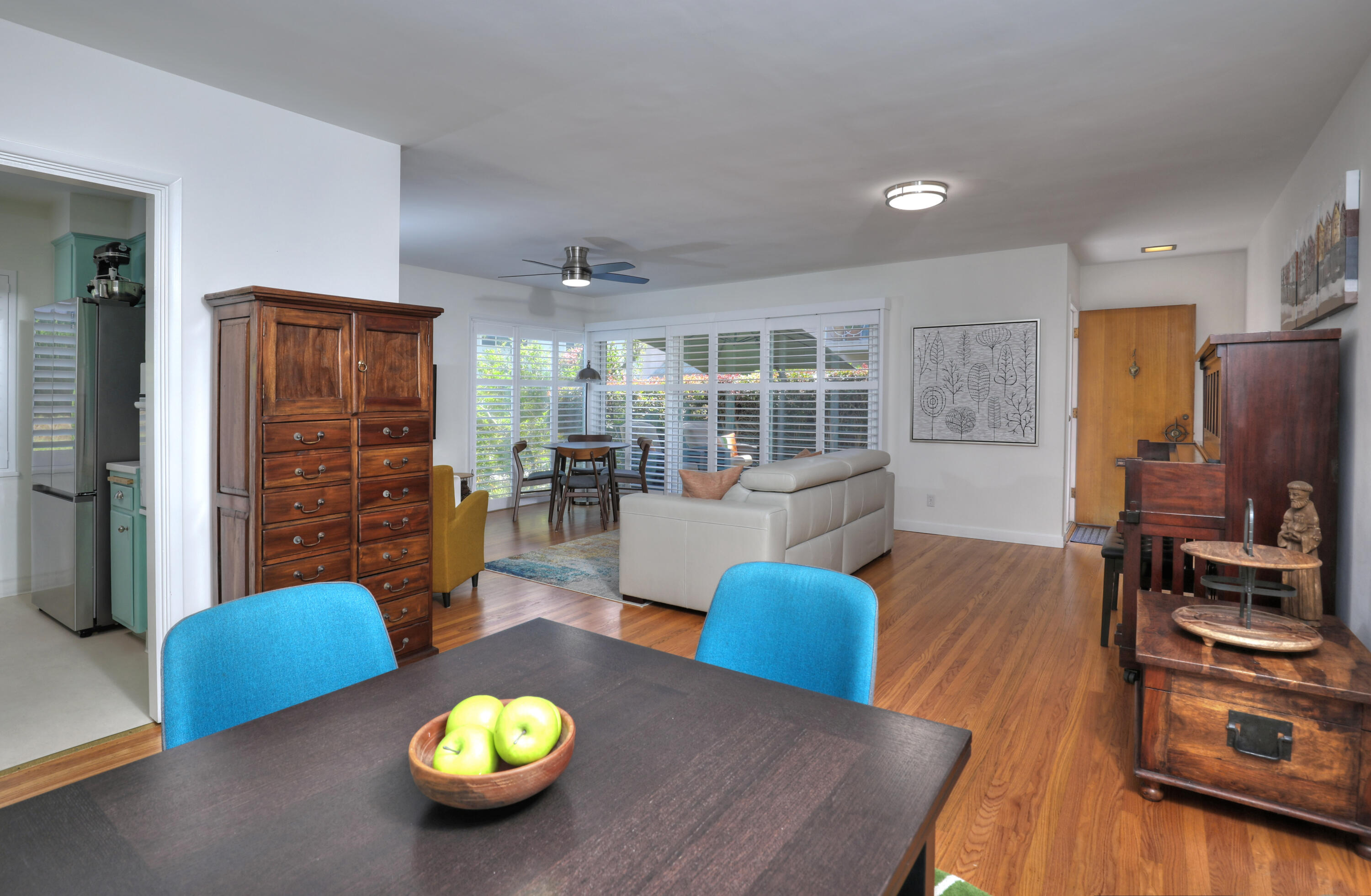 12 W Constance Avenue