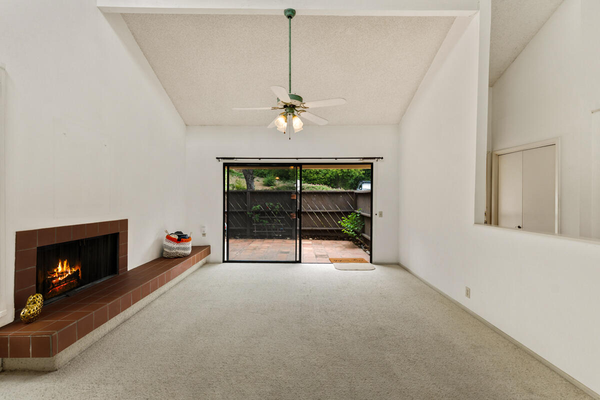 1103 Creekside Way Unit: F