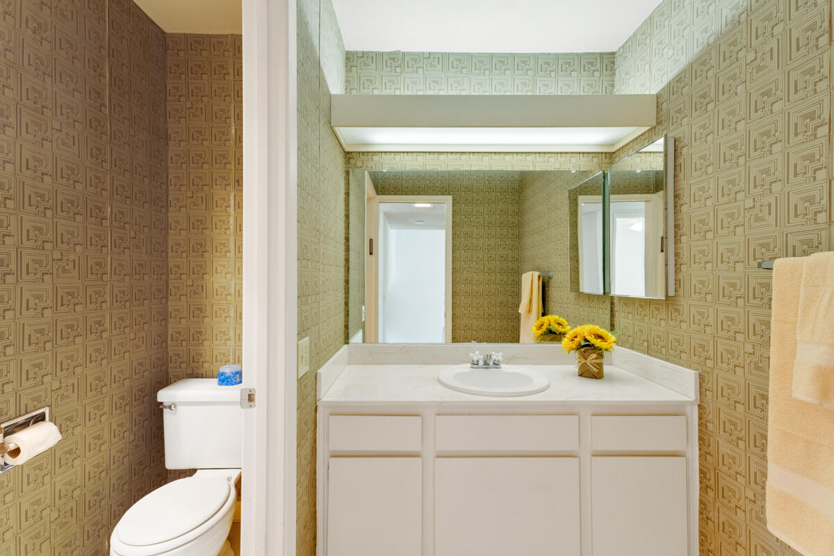 1103 Creekside Way Unit: F