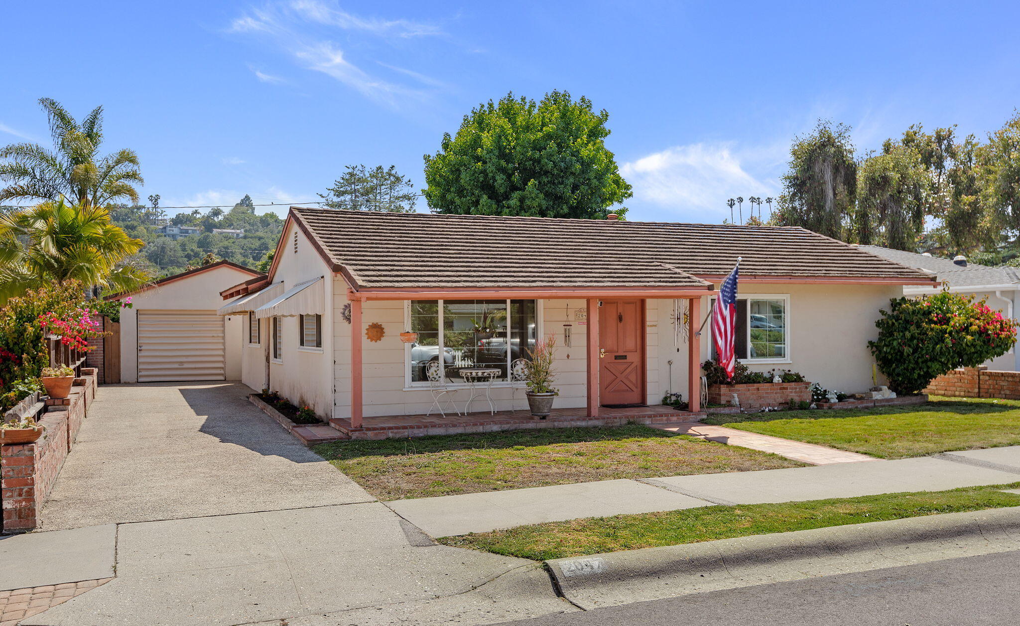 2047 Chino Street