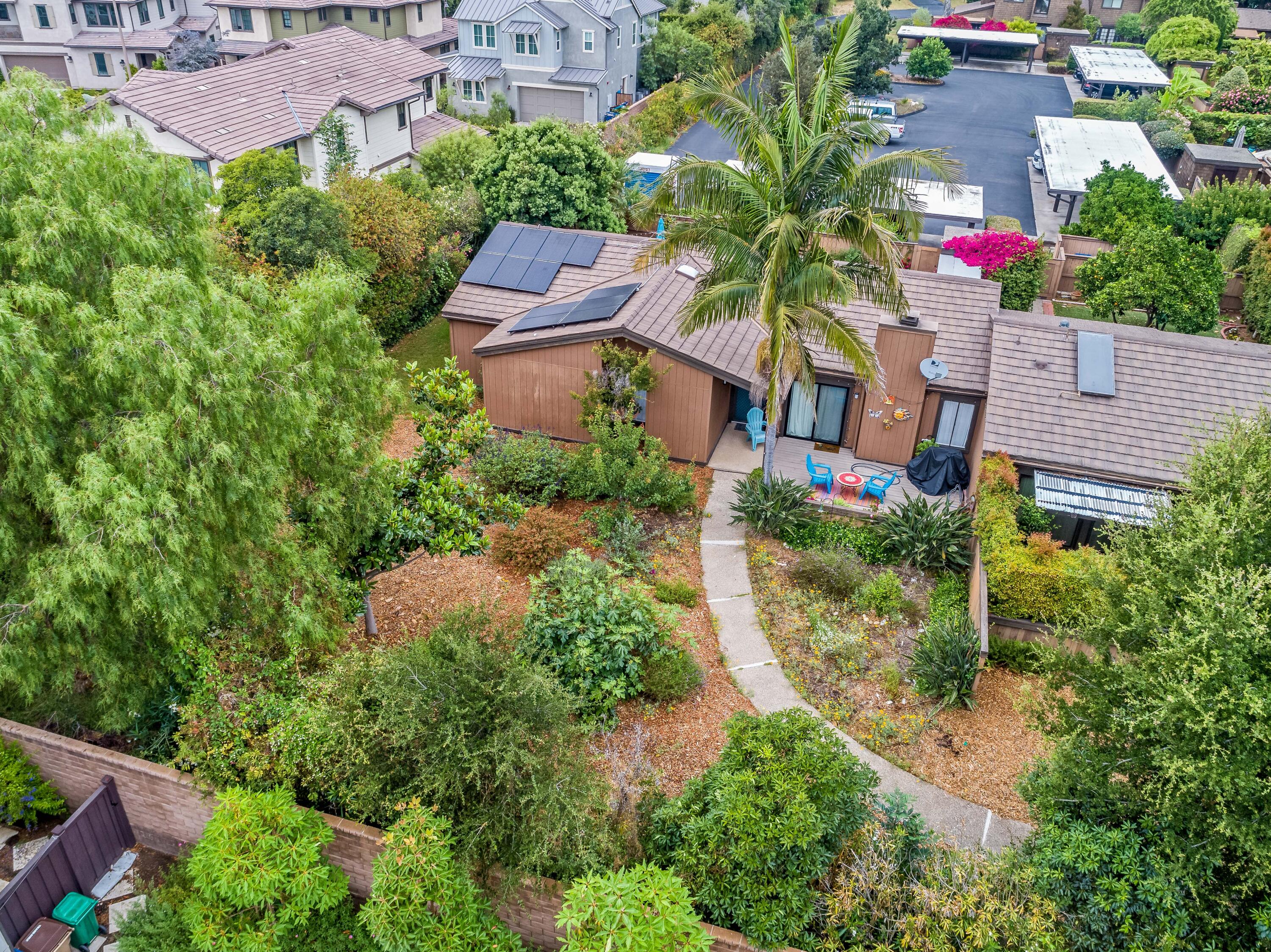 631 Avenida Pequena