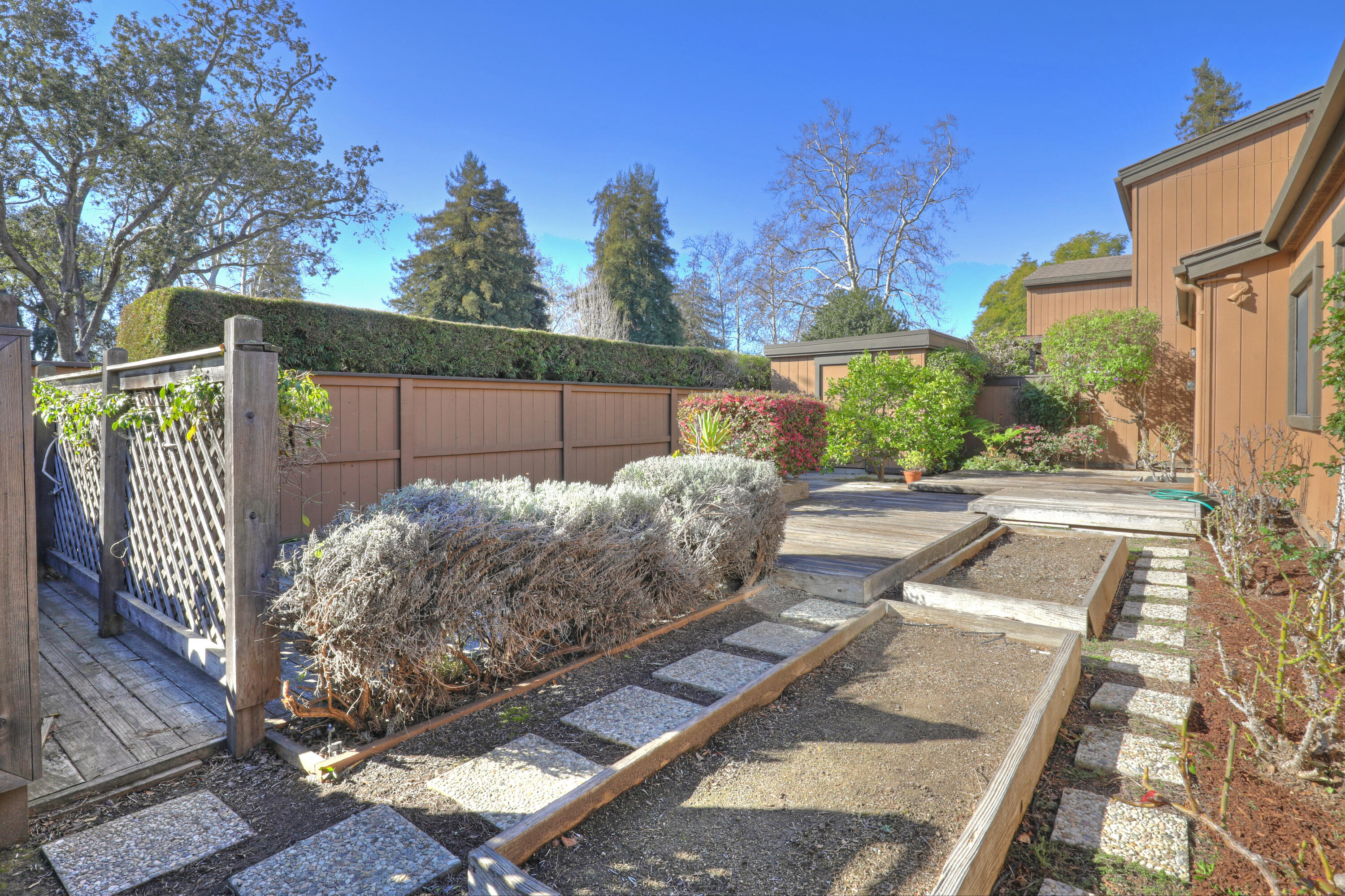 621 Las Perlas Drive