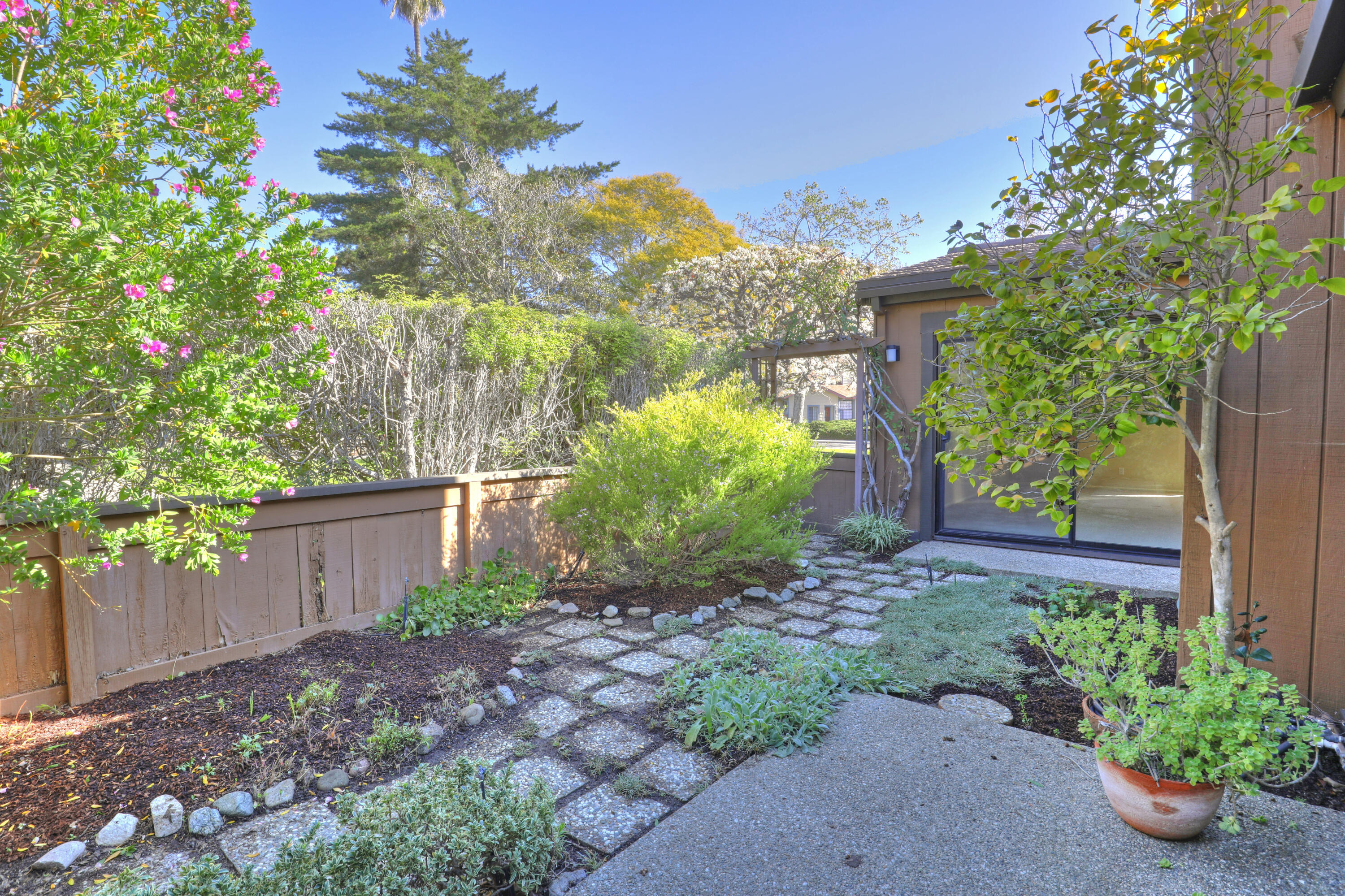 621 Las Perlas Drive
