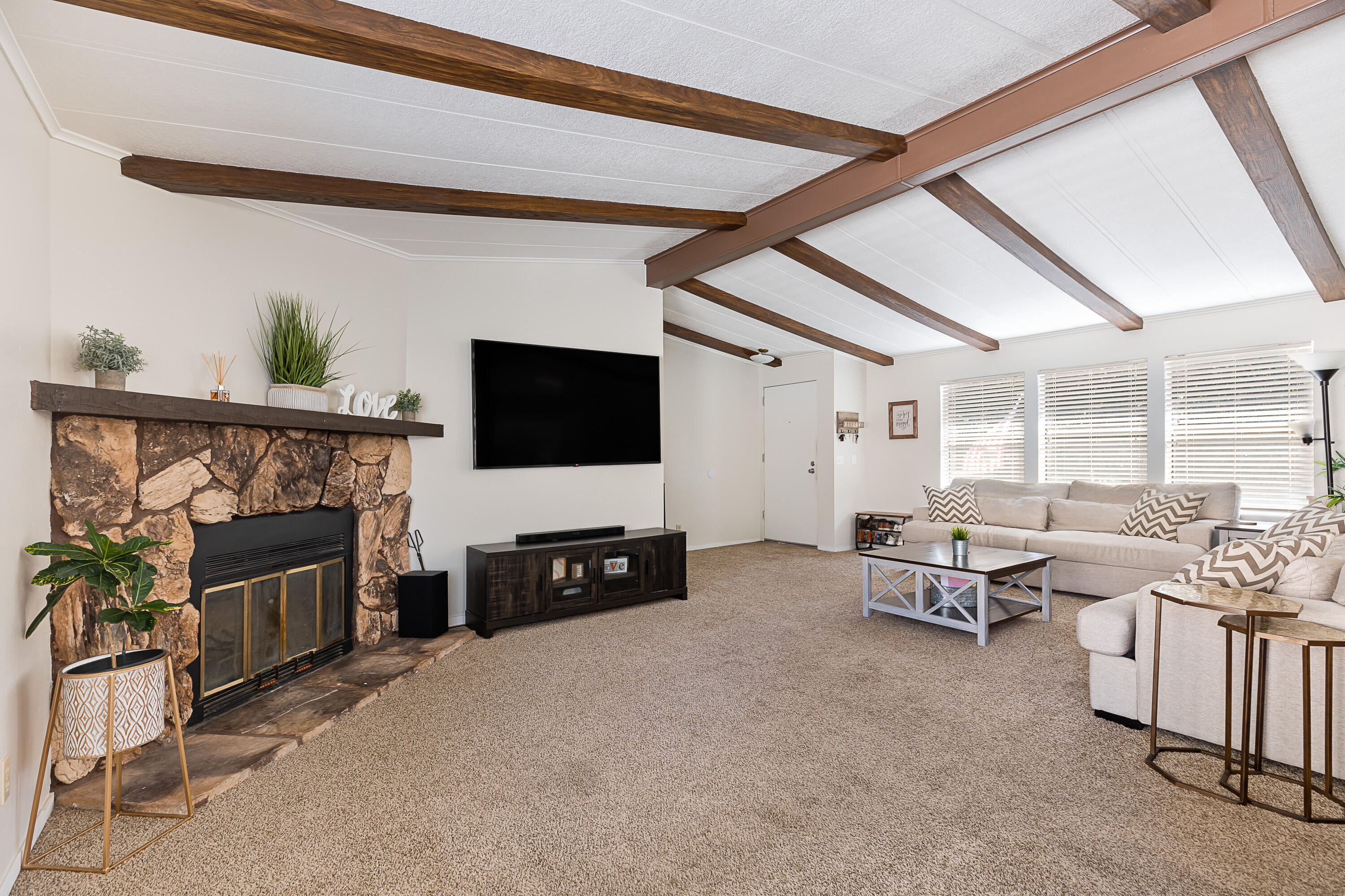 3269 Crucero Road