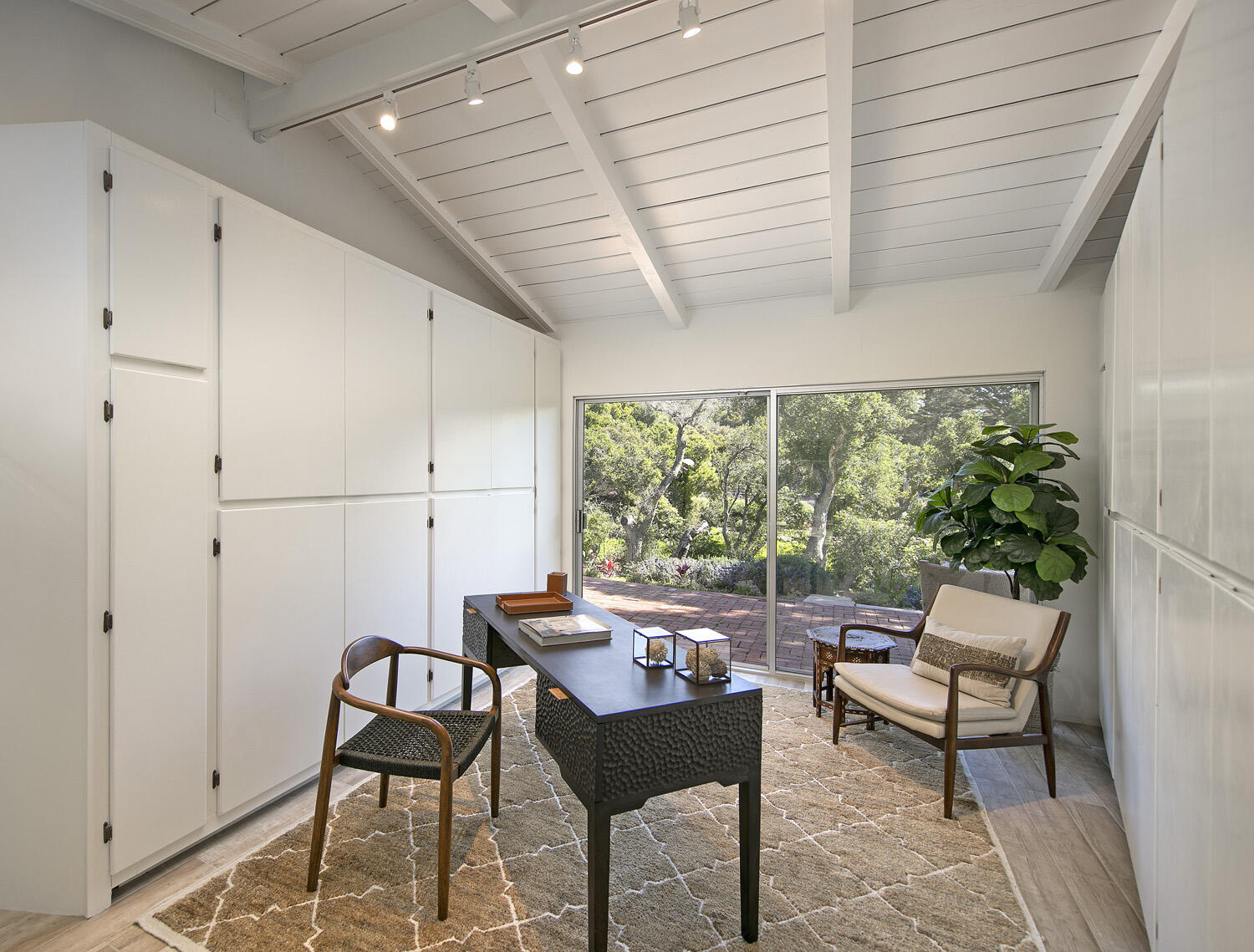 802 Oak Grove Drive