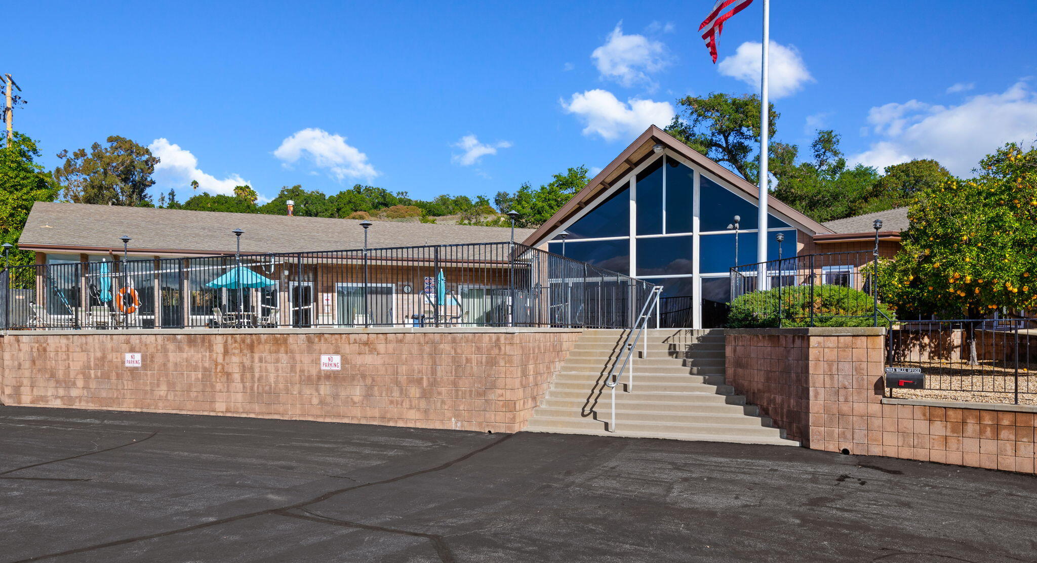1202 Loma Drive