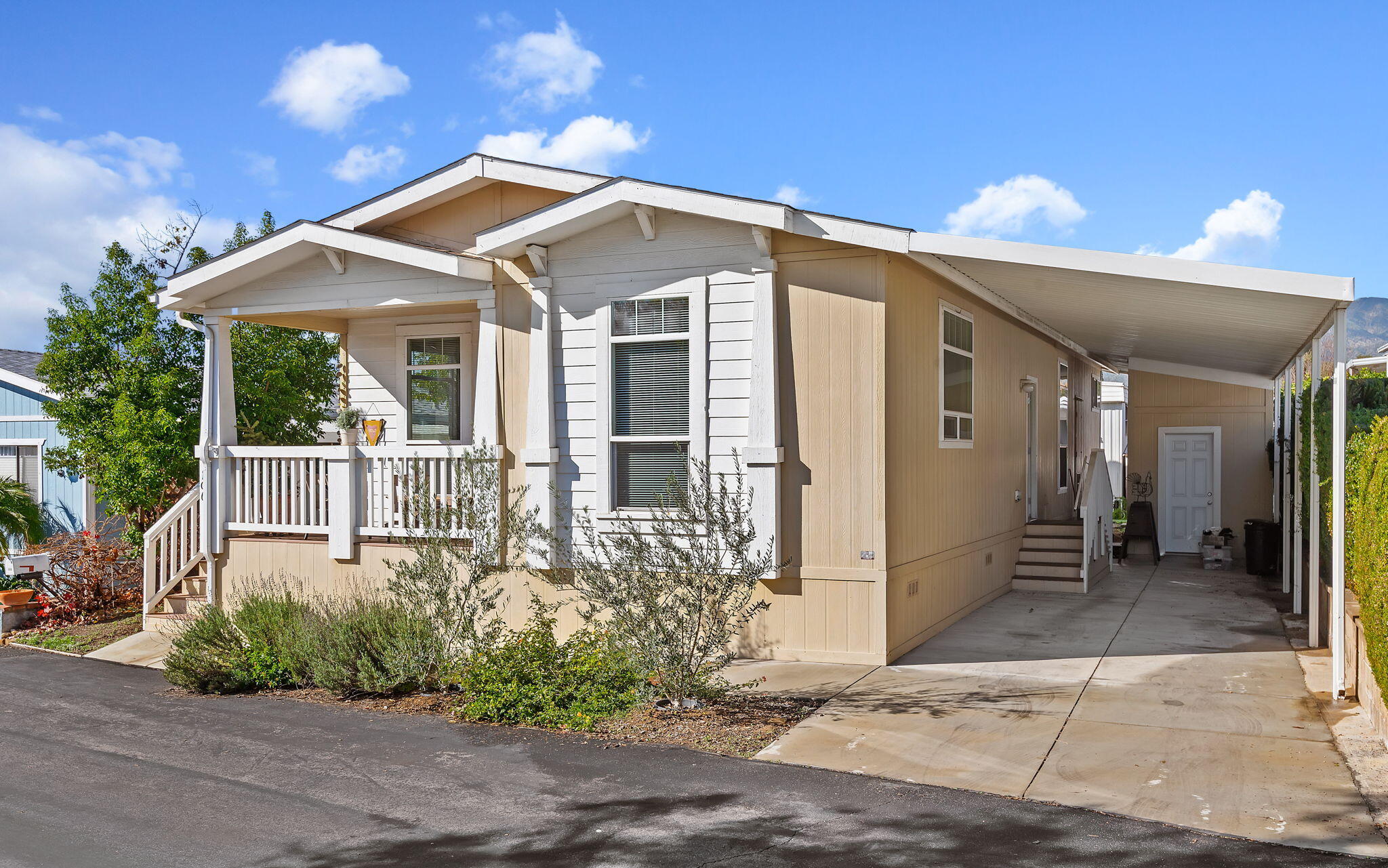 1202 Loma Drive