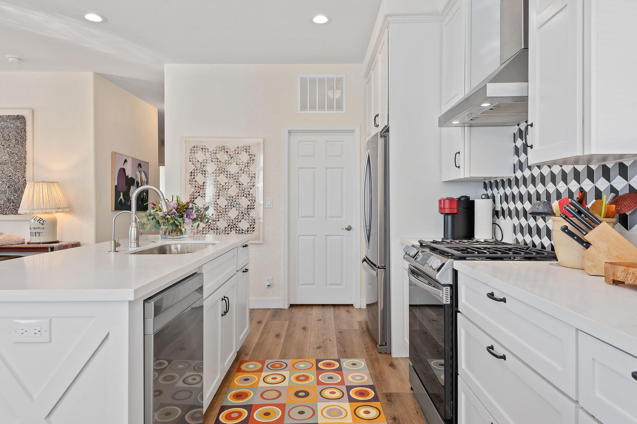 1202 Loma Drive